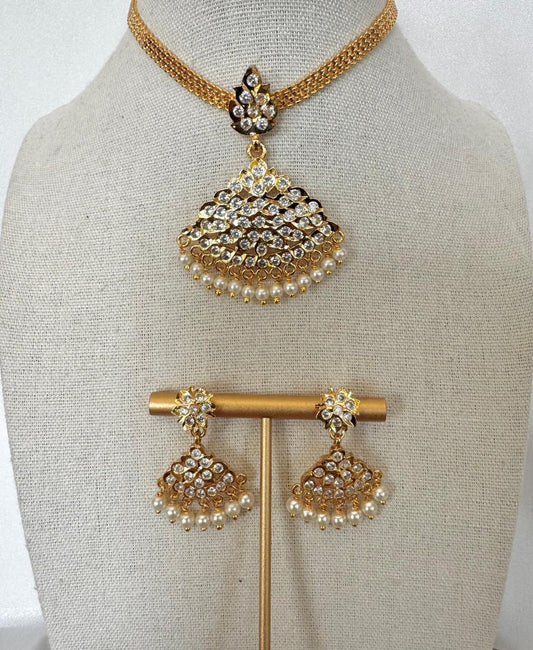 Impoun Kettipuran Necklace Set