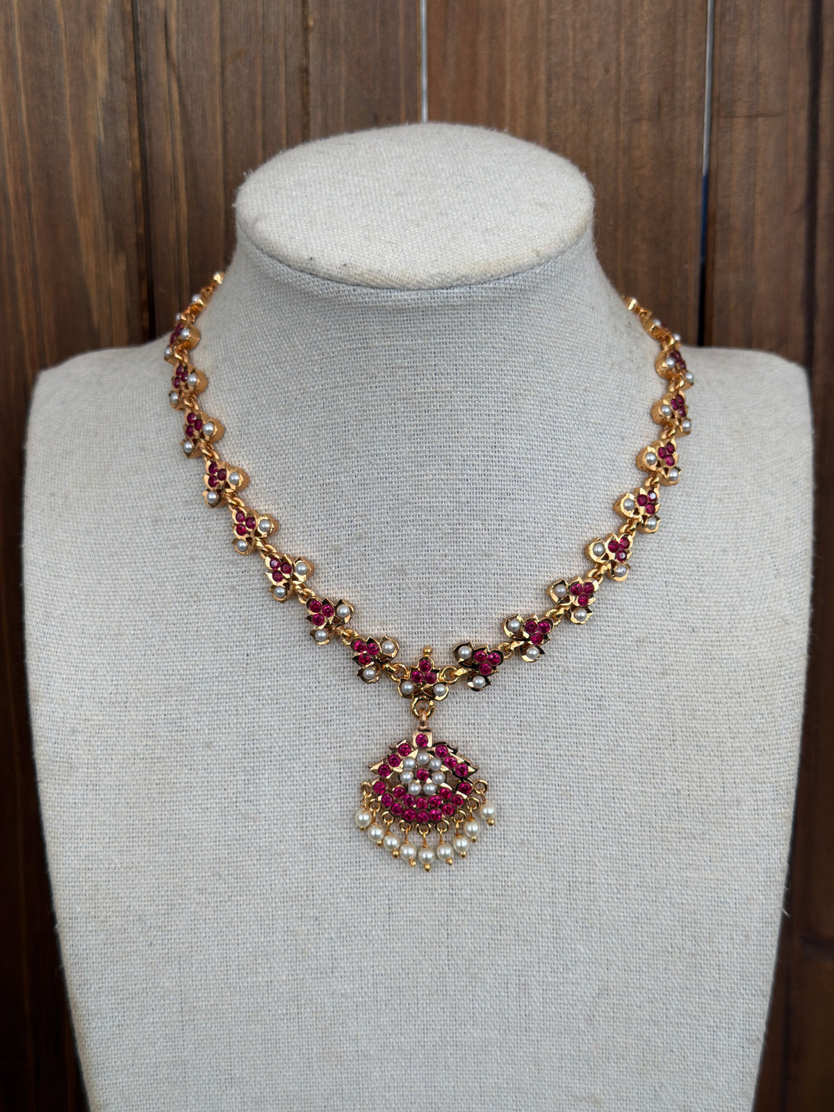 Magenta Impoun Necklace