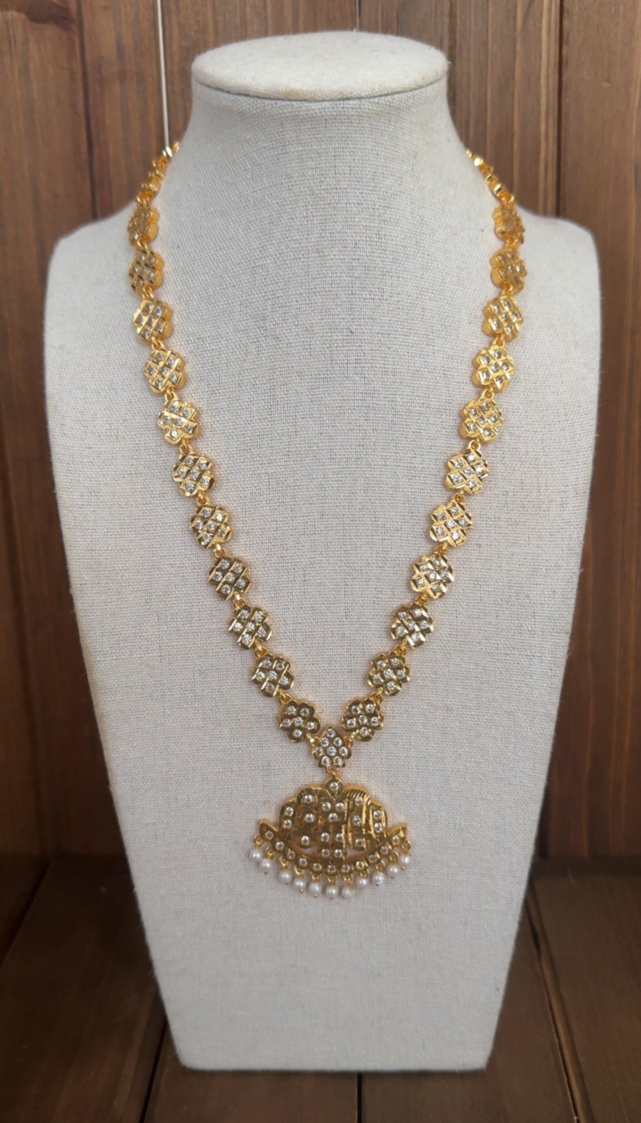 Impoun Long Necklace