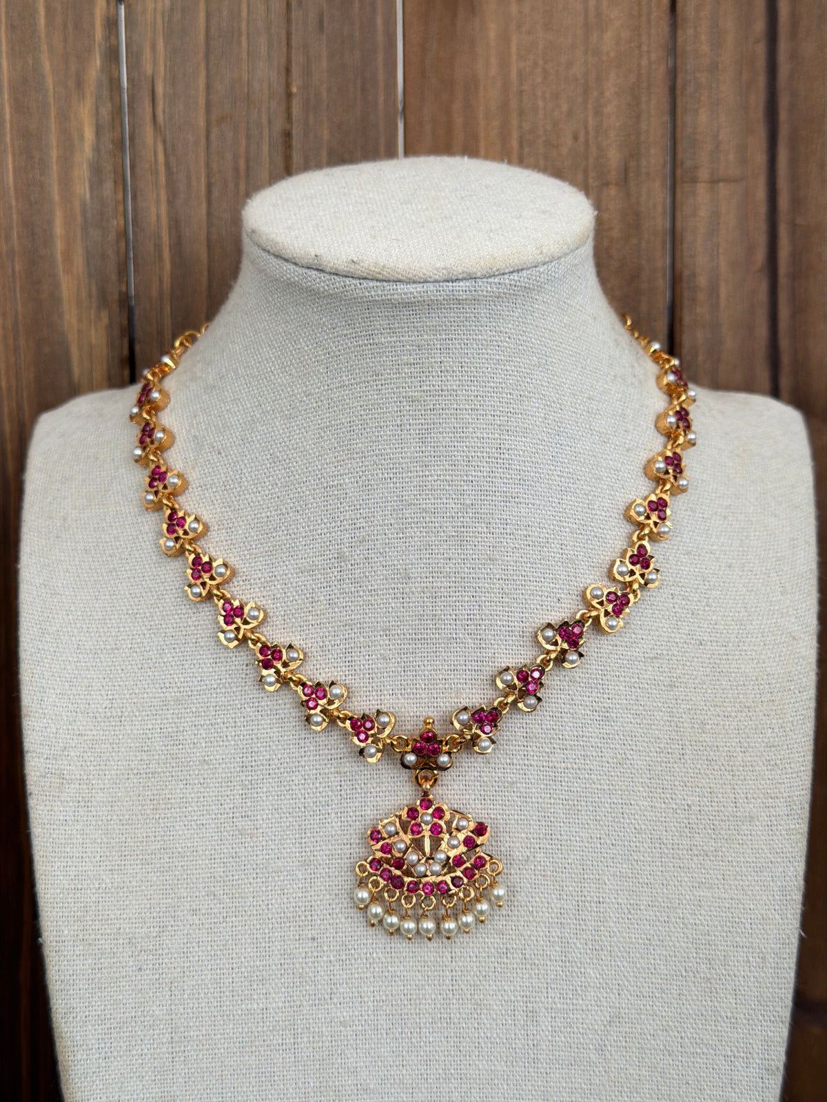 Magenta Impoun Necklace