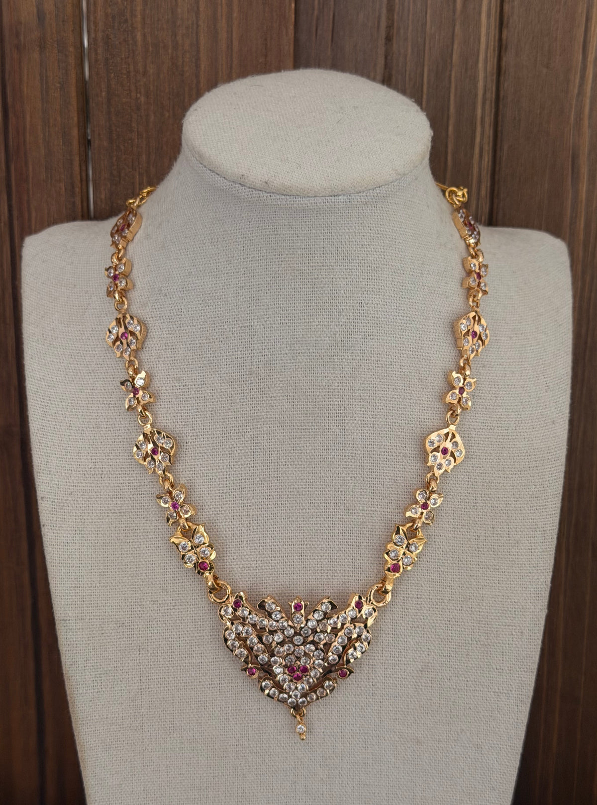 Impoun Mid Length Necklace