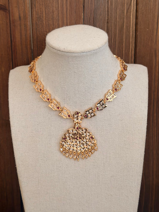 Impoun Magenta Necklace Set