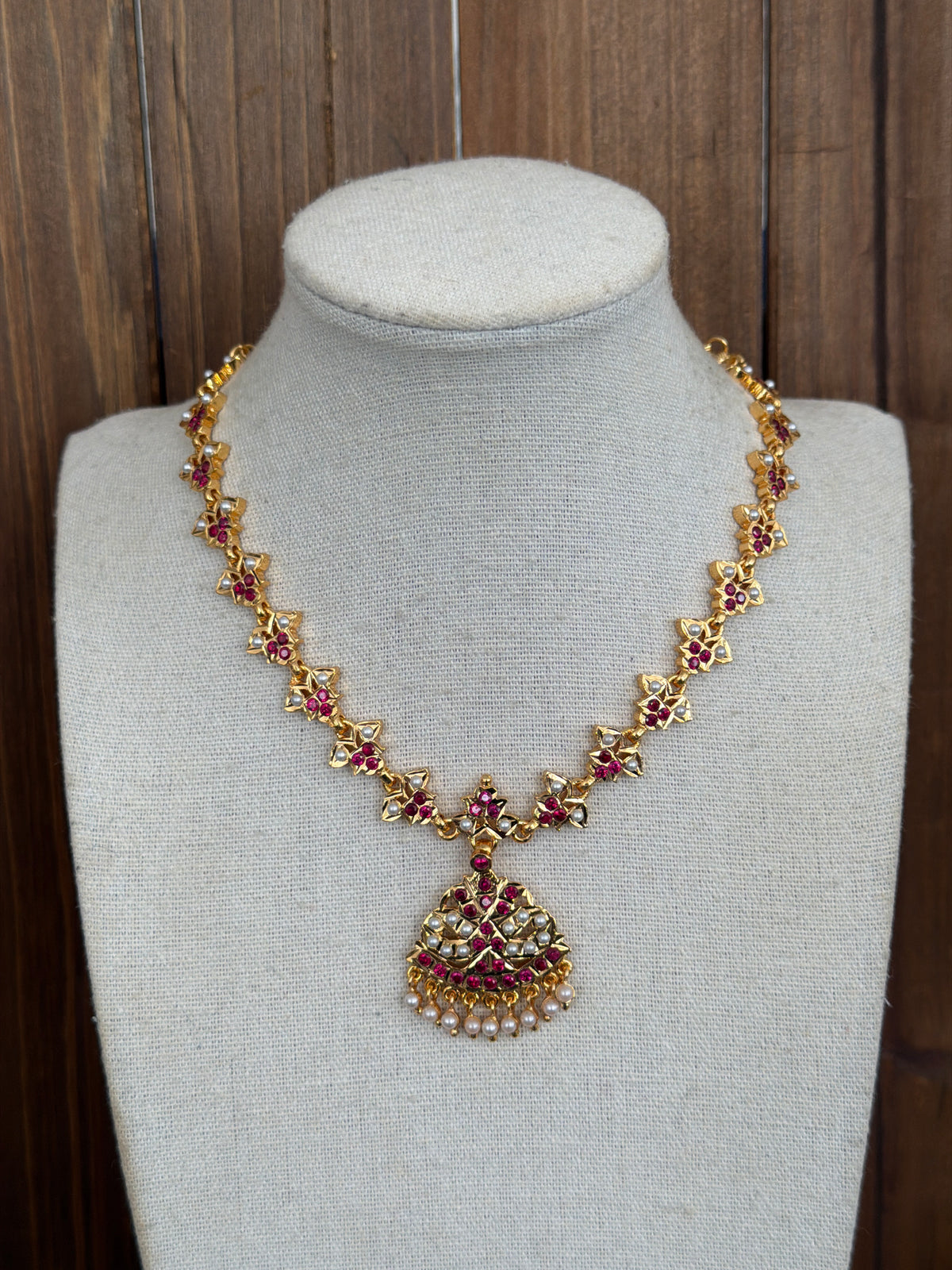 Magenta Impoun Necklace