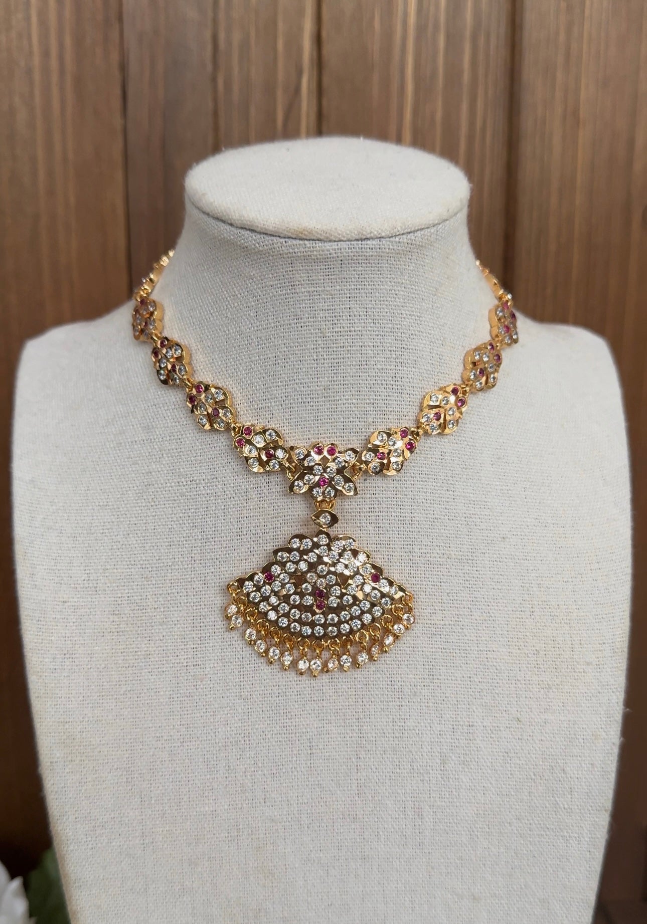 Impoun Necklace