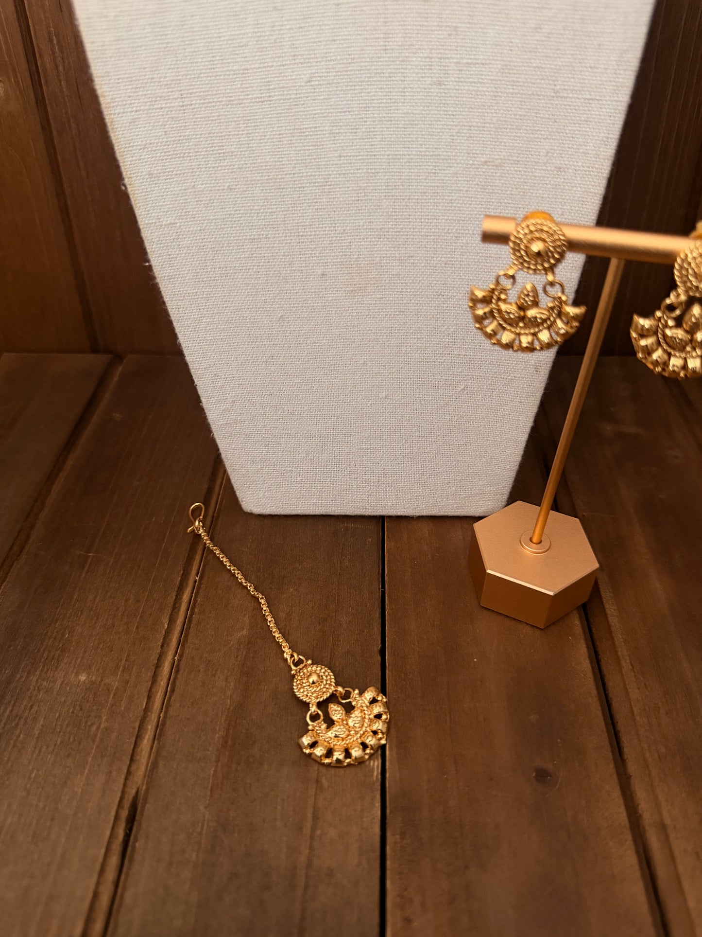 Simple Antique Set