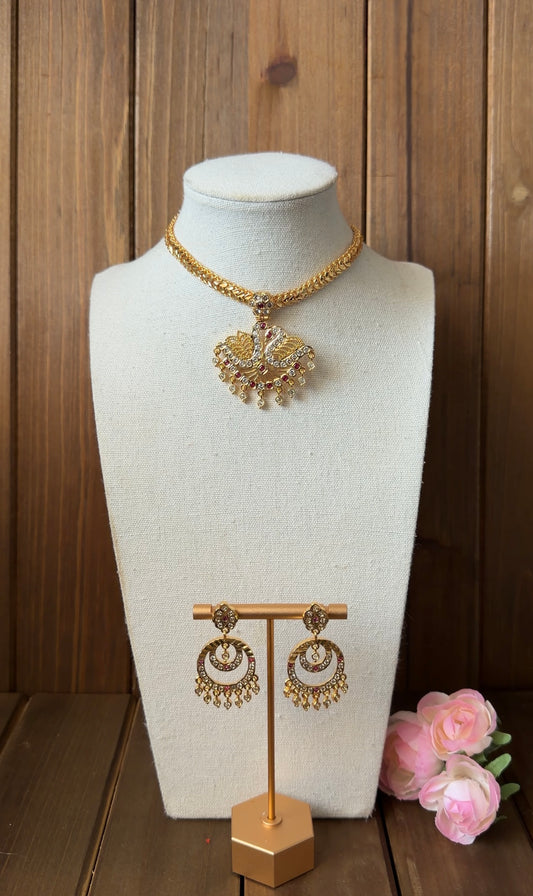 Impoun Swan Necklace Set