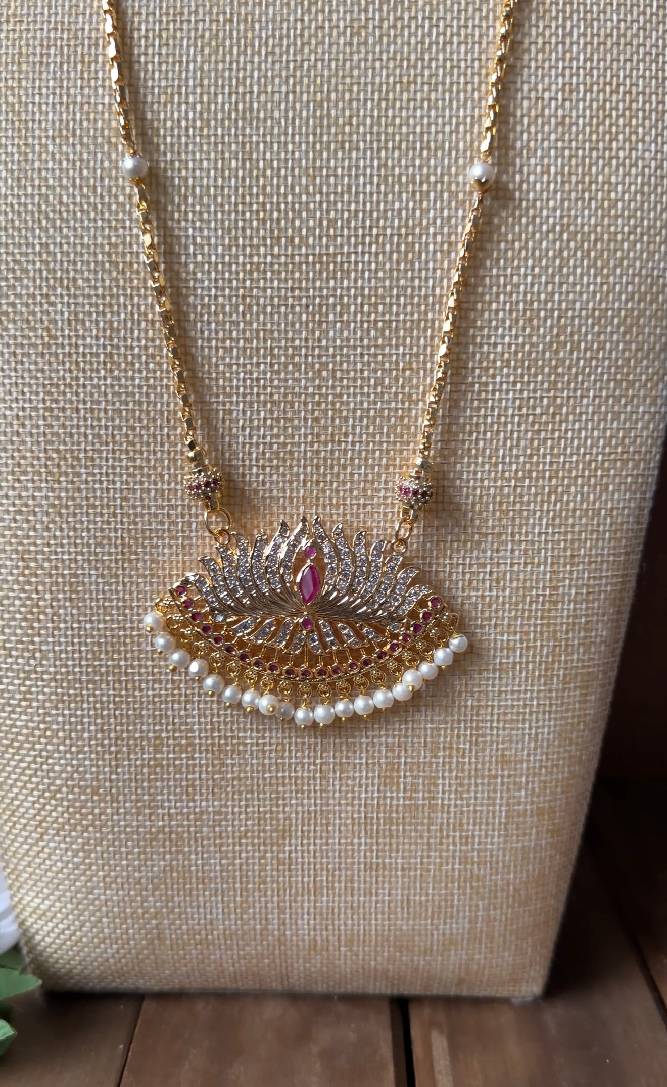 Impoun Long Pathakam Necklace