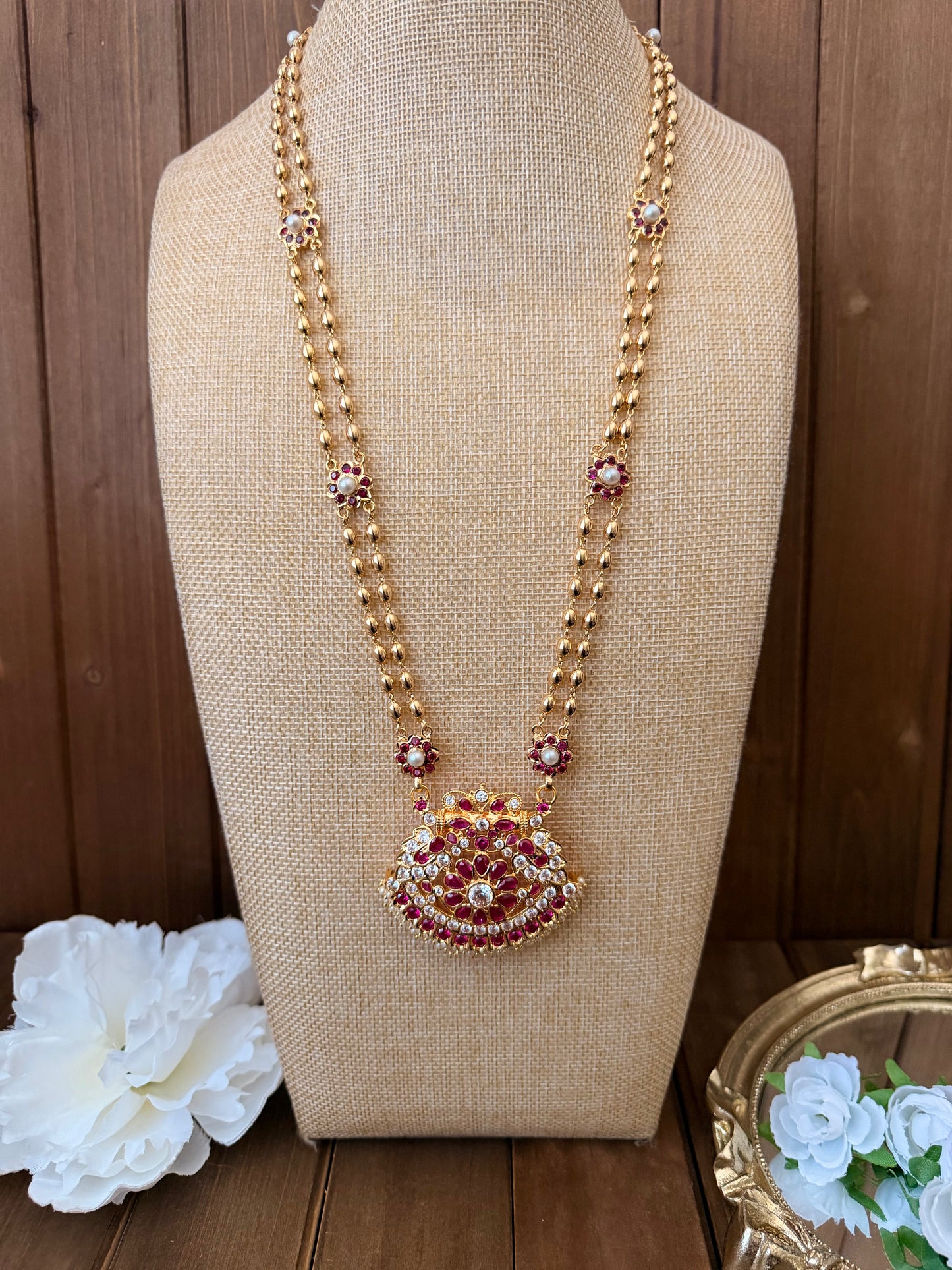 Impoun Pathakam Necklace