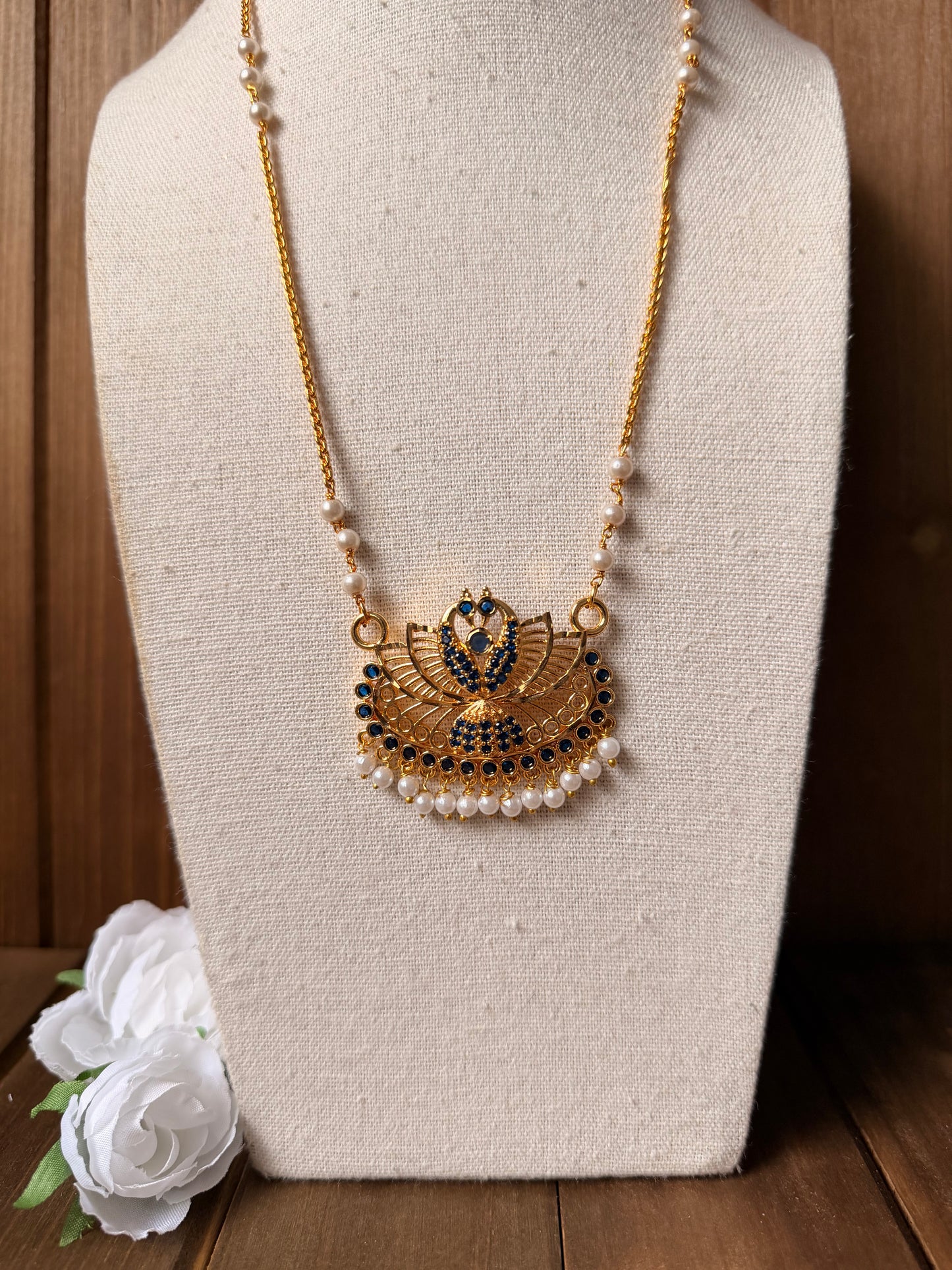 Impoun Pathakam Necklace