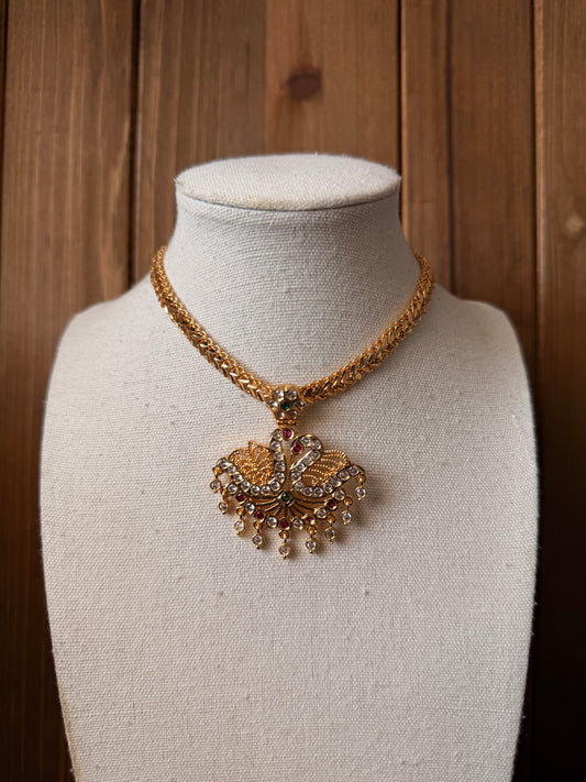 Impoun Swan Necklace Set