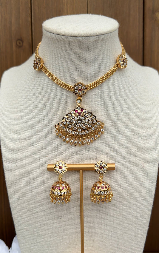 Impoun Necklace Set