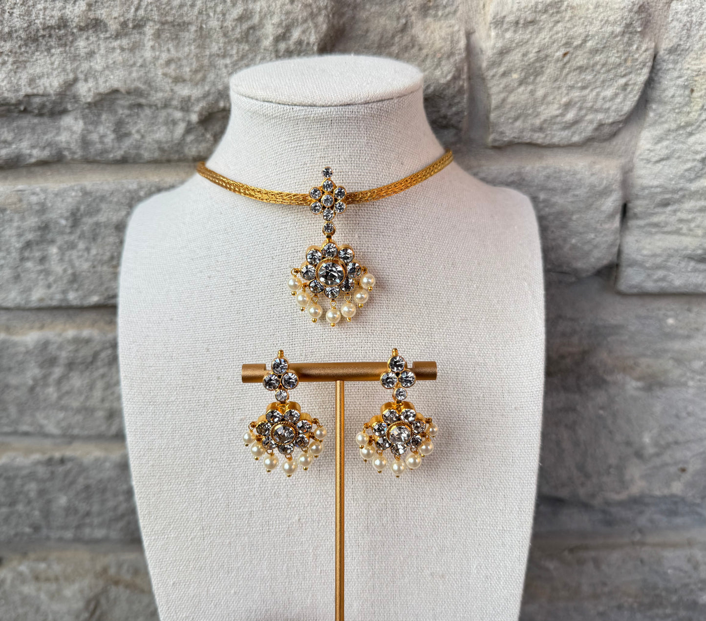 White Stone Araku Necklace Set