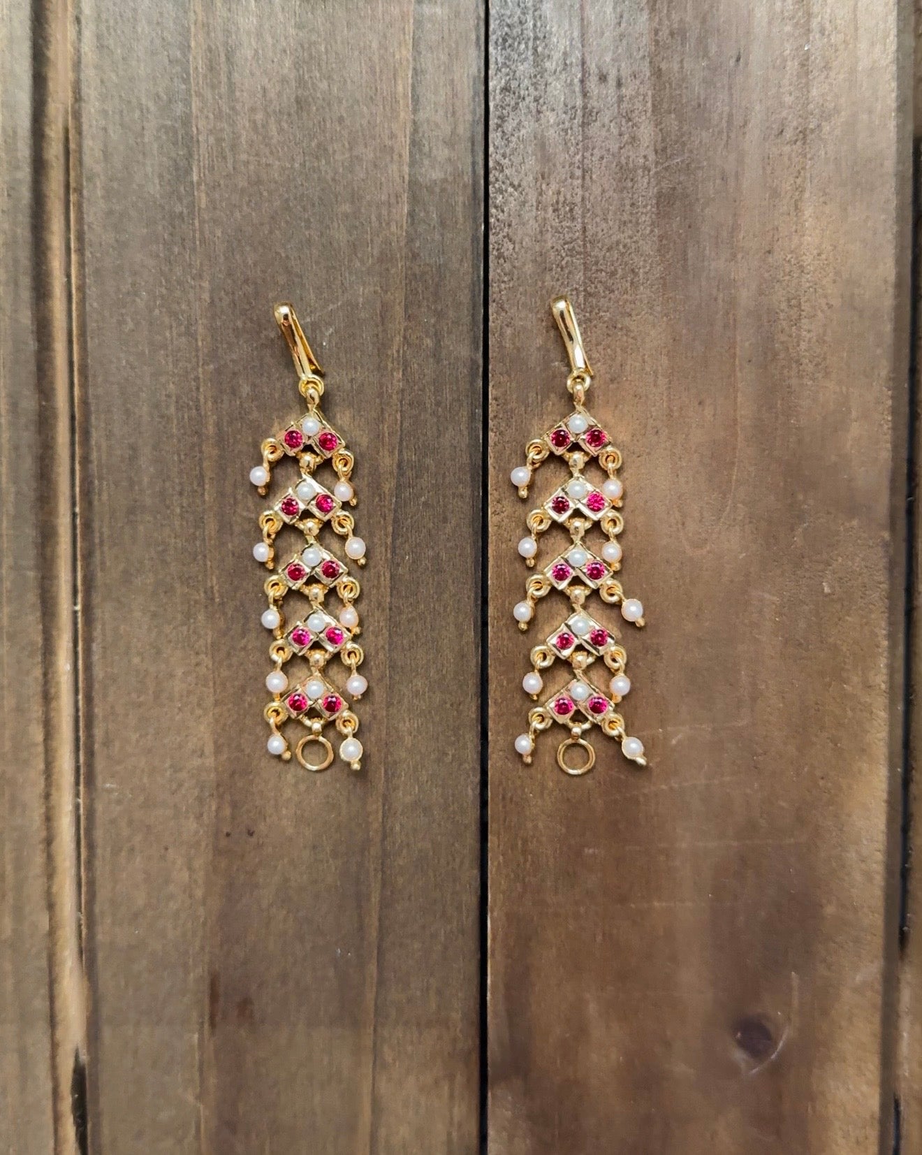 Impoun Ear Chain