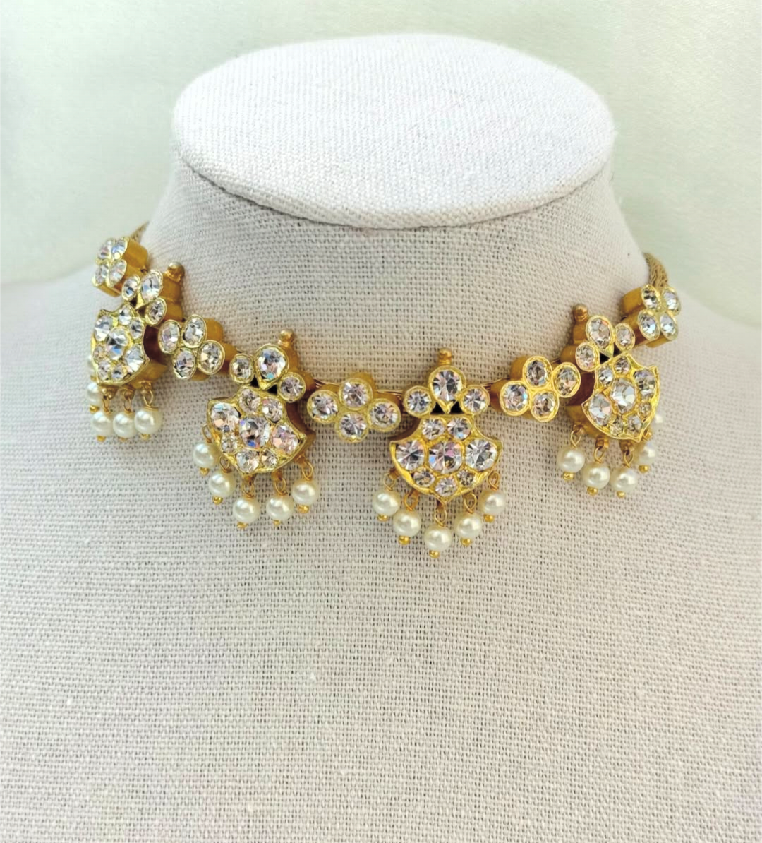 Araku necklace with hanging pearls