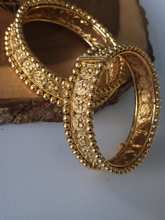 Temple Statement Screw Bangles