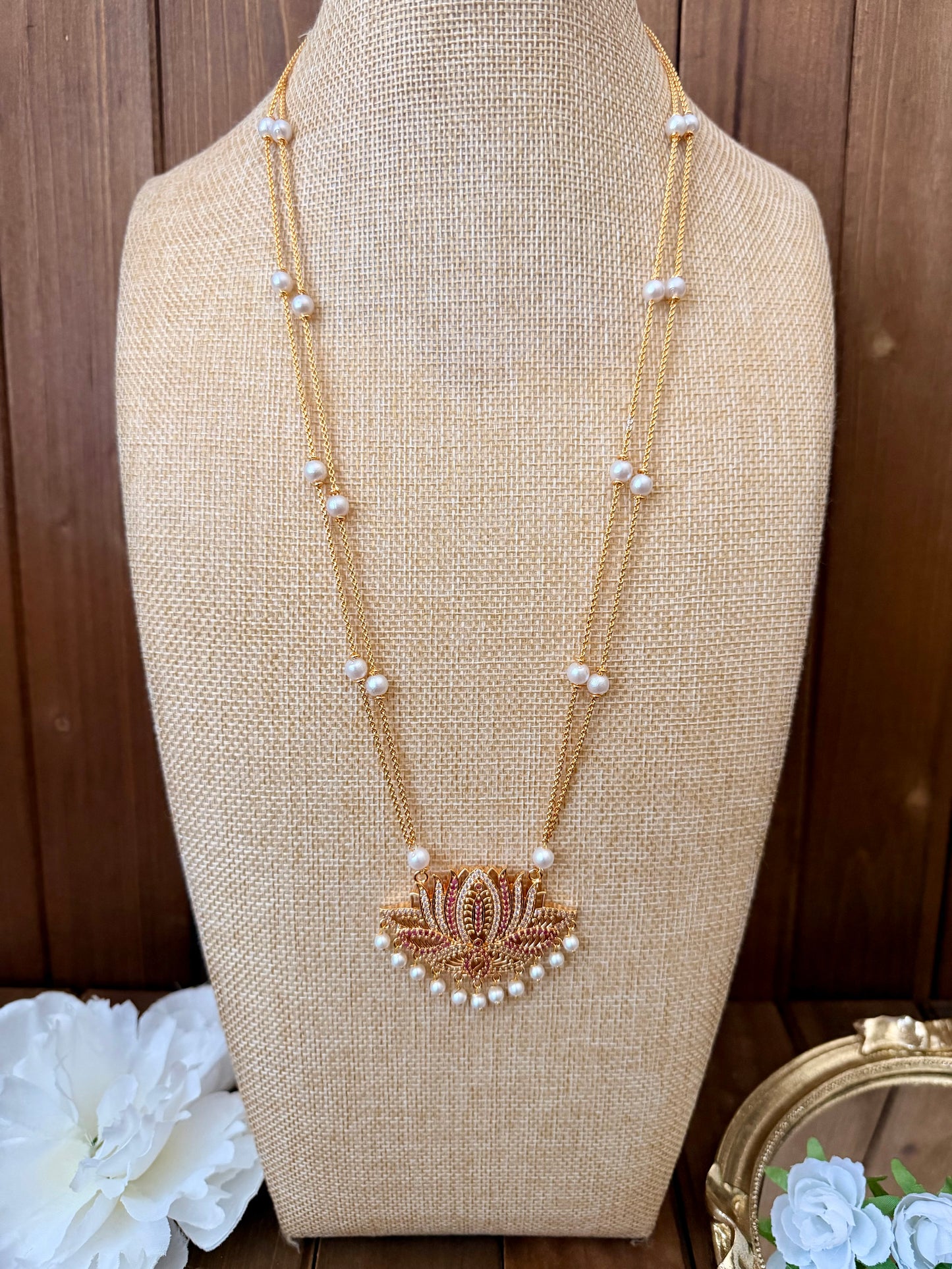 Impoun Pathakam Necklace