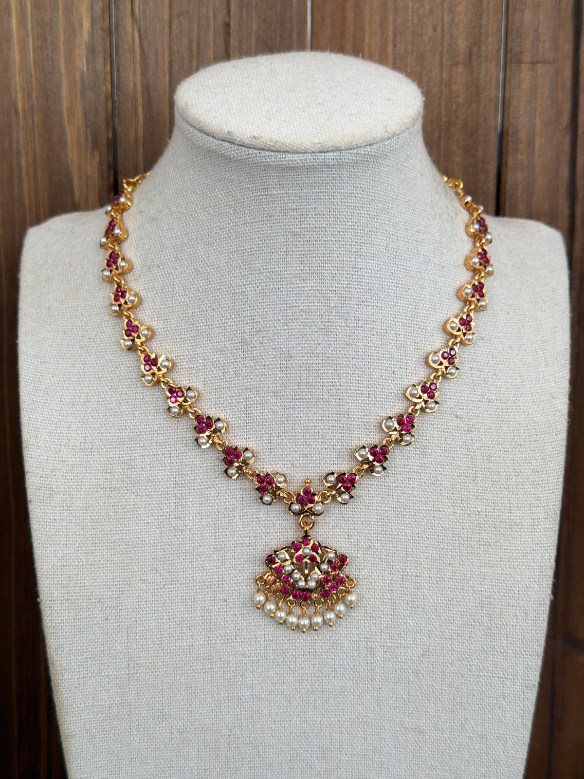 Magenta Impoun Necklace
