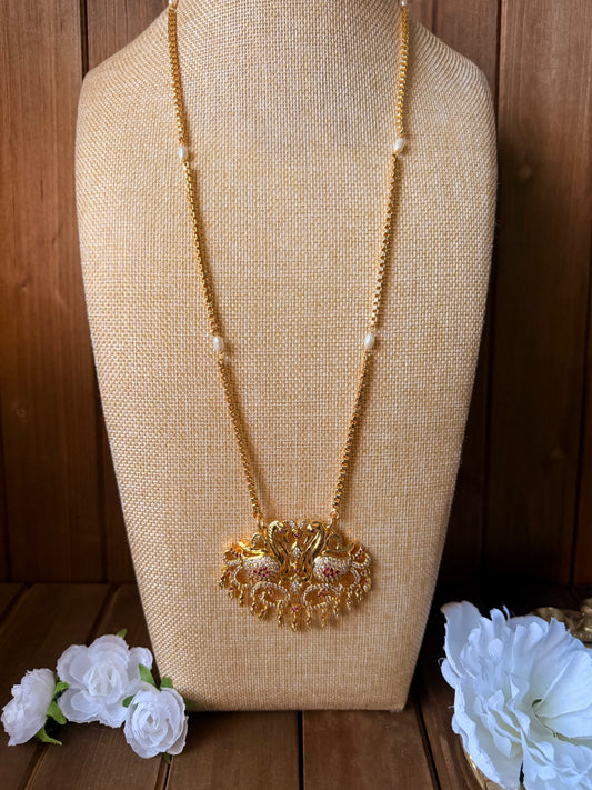 Impoun Swan Pathakam Necklace