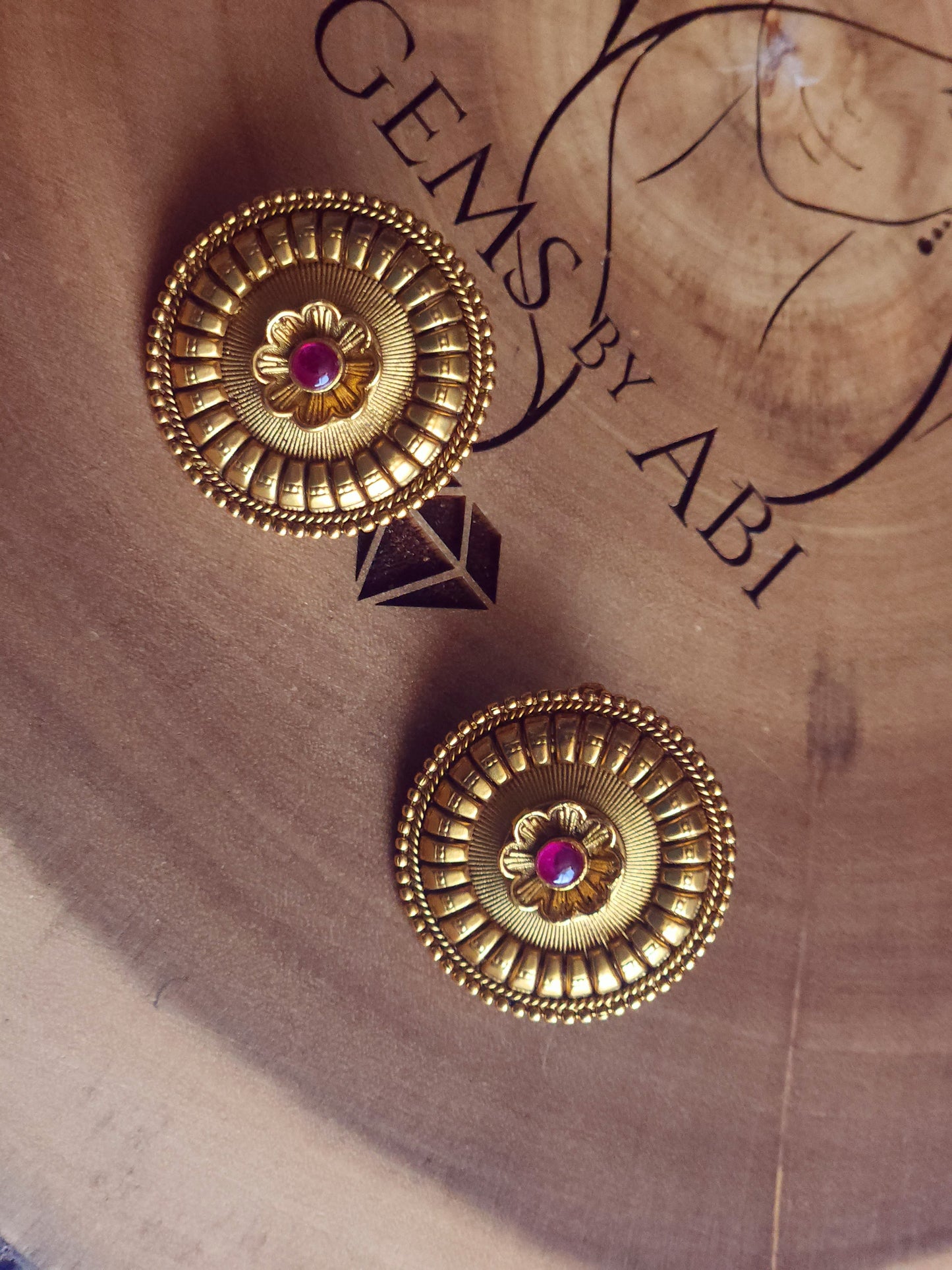 Oversized Rajdhani finish studs