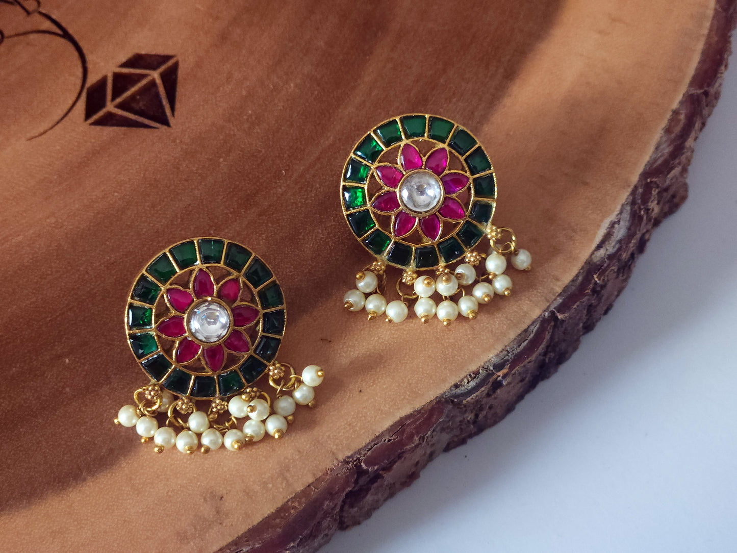 Jadau statement stud