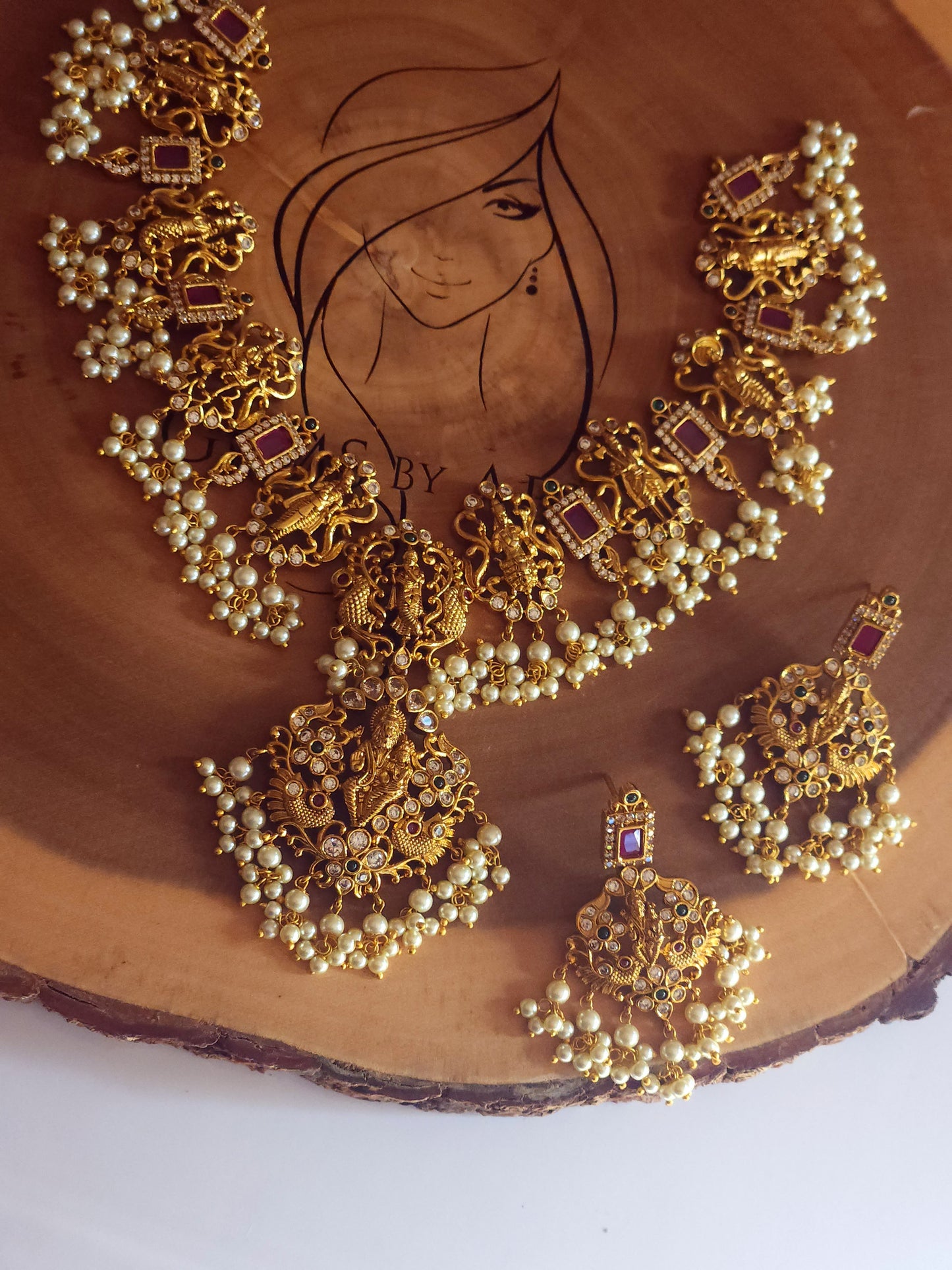 Temple statement necklace set