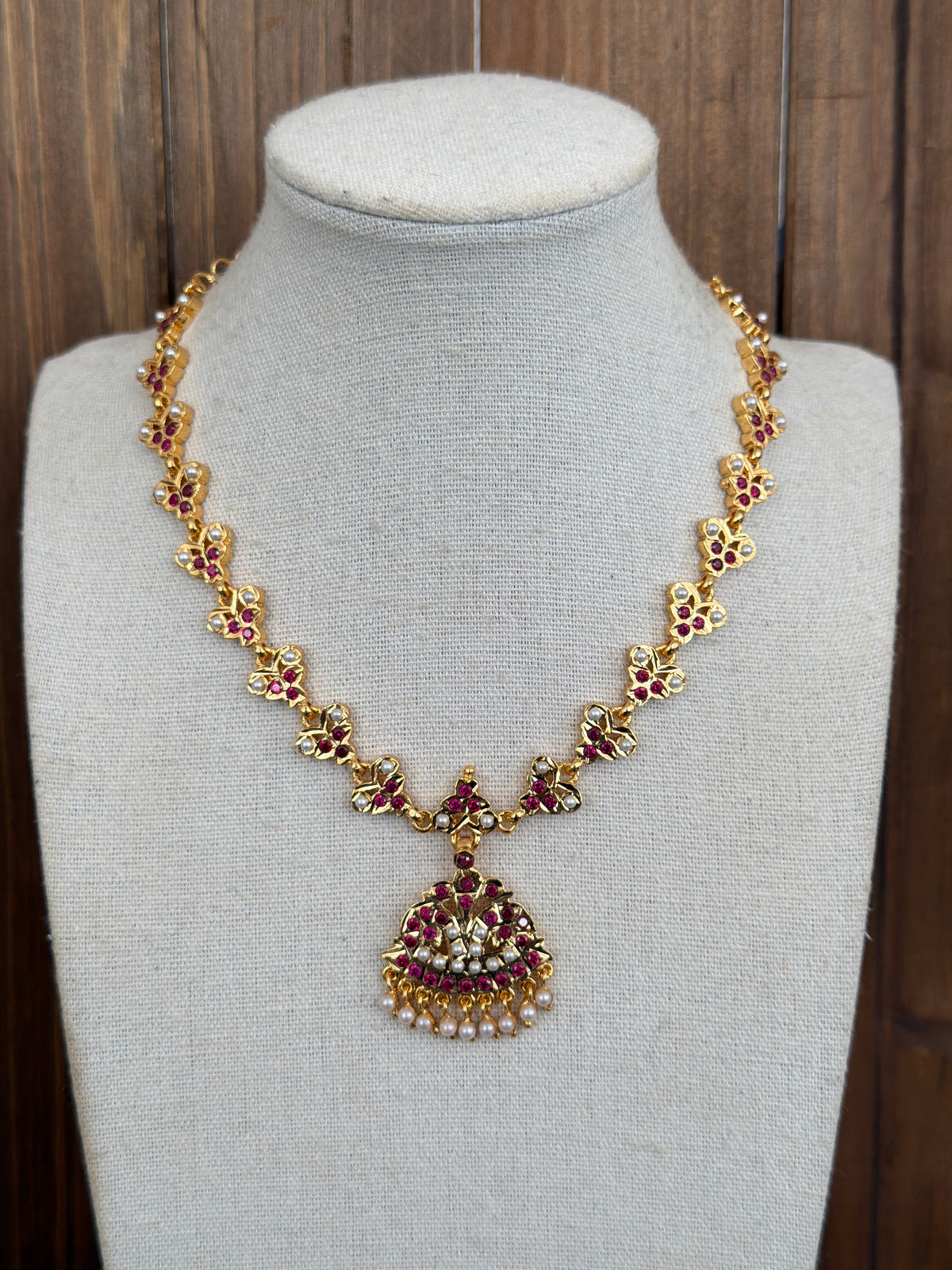 Magenta Impoun Necklace