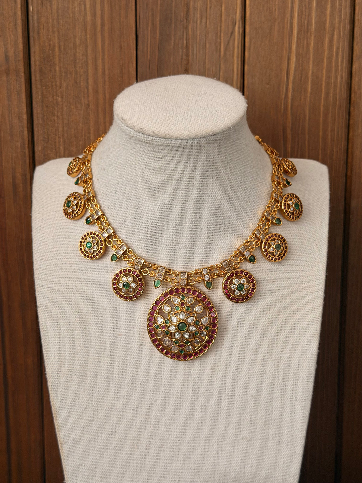 Kemp Necklace Set