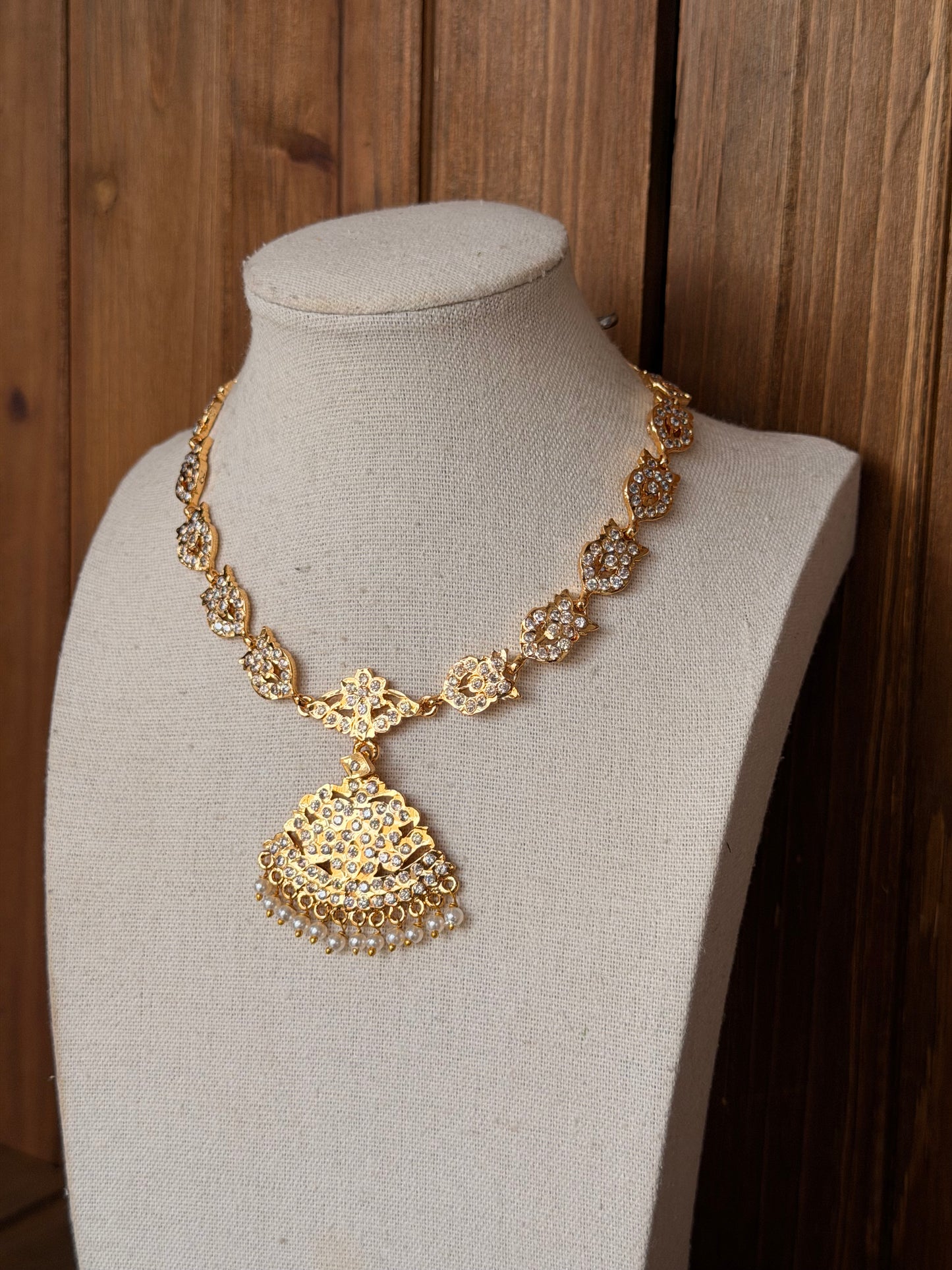 Impoun Mid Length Necklace