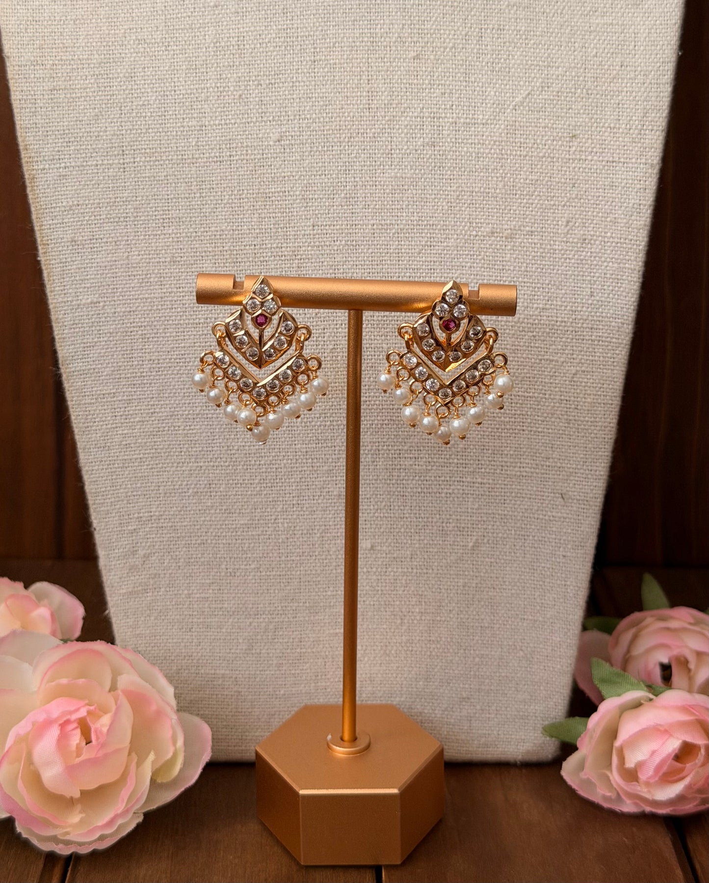 Impoun Choker Set - white and ruby combination