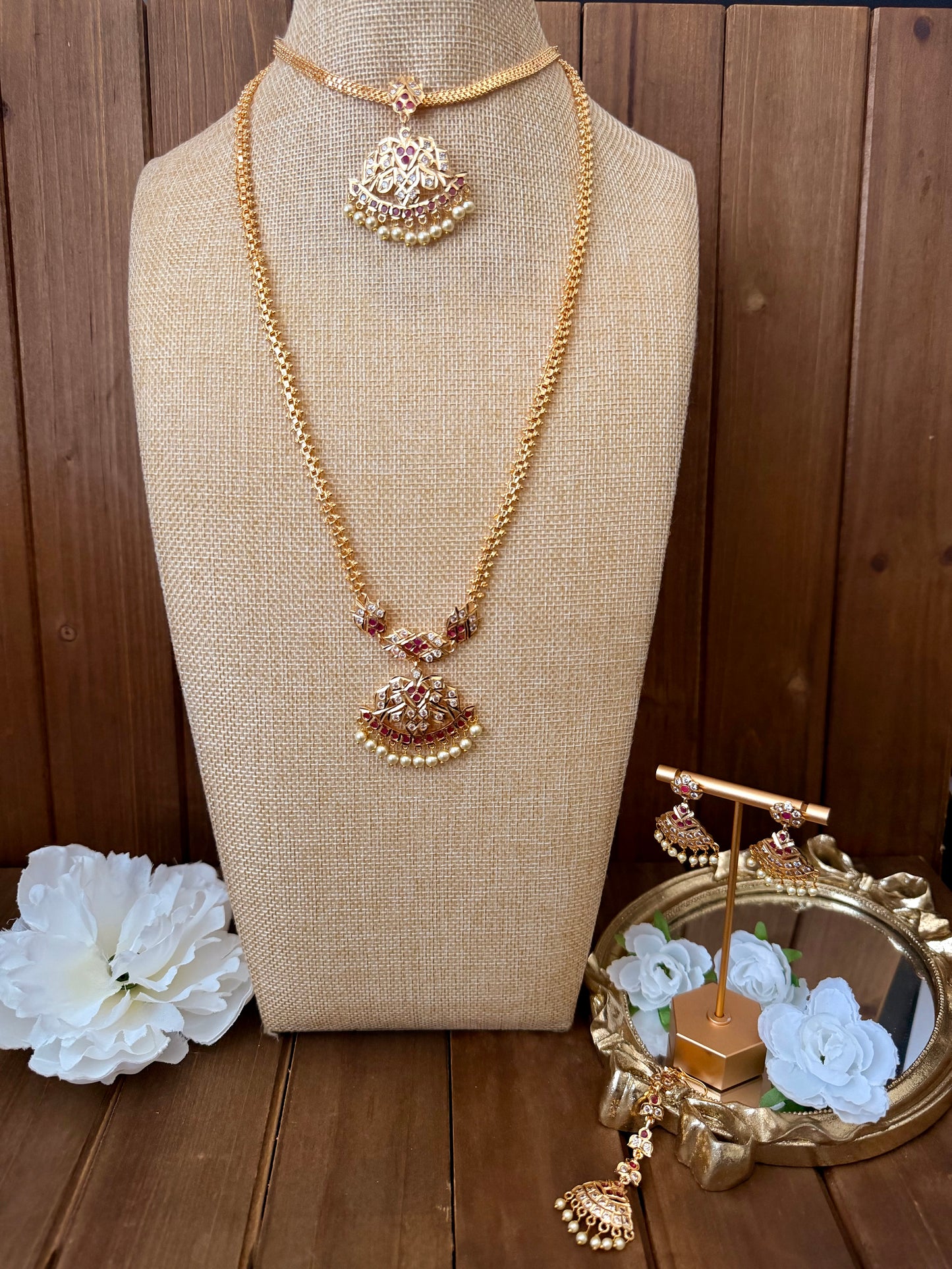 Impoun Pathakam Necklace Set