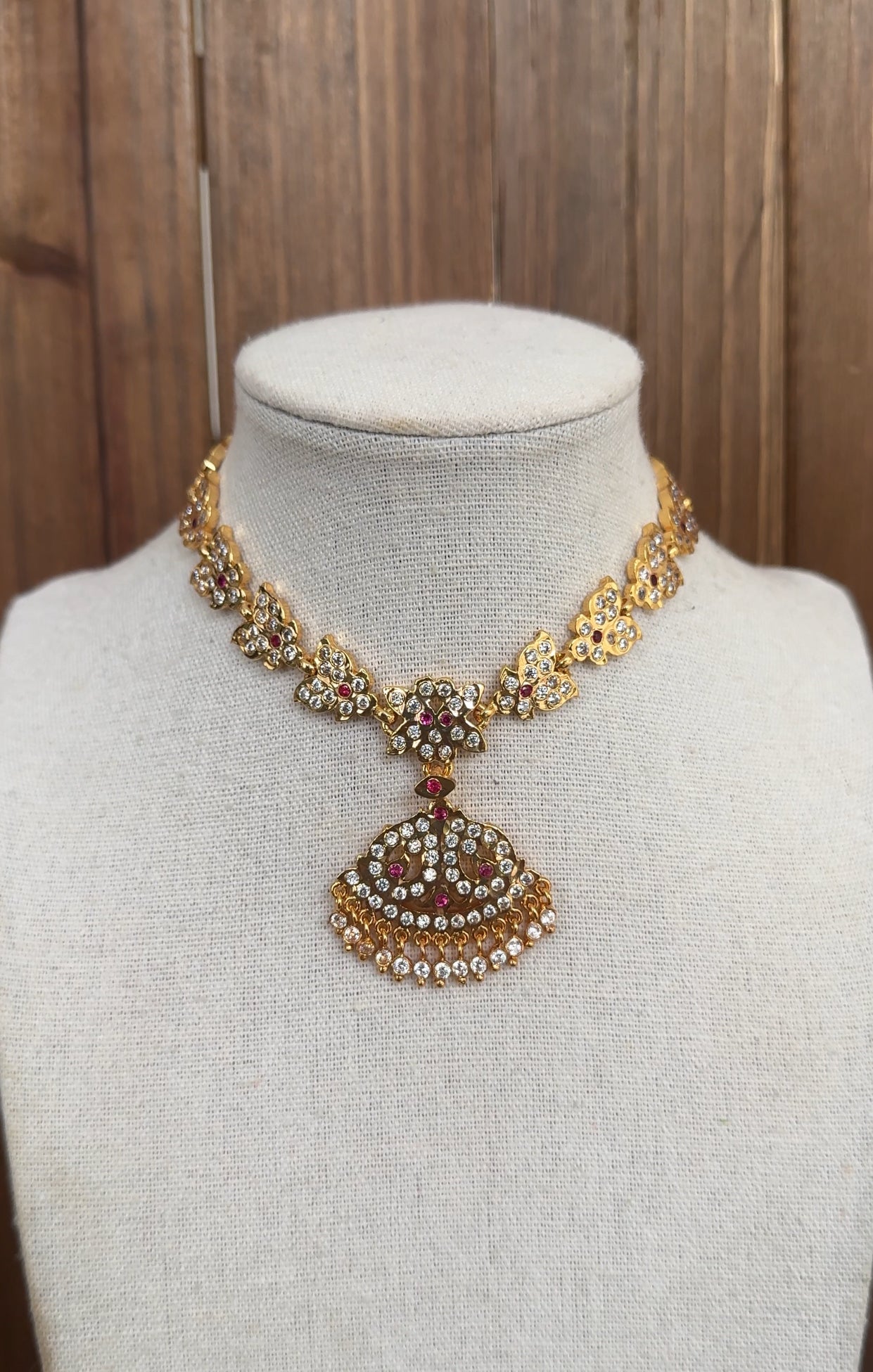 Impoun Necklace