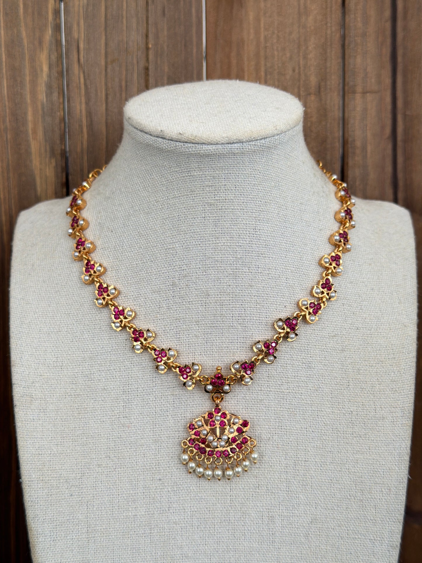 Magenta Impoun Necklace