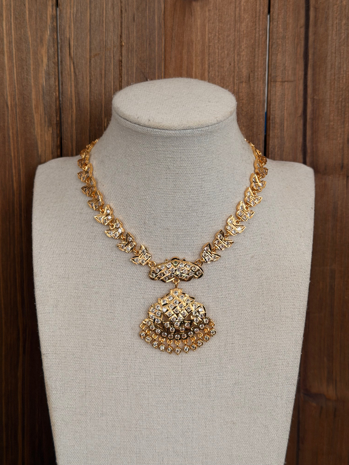 Impoun White Stone Necklace