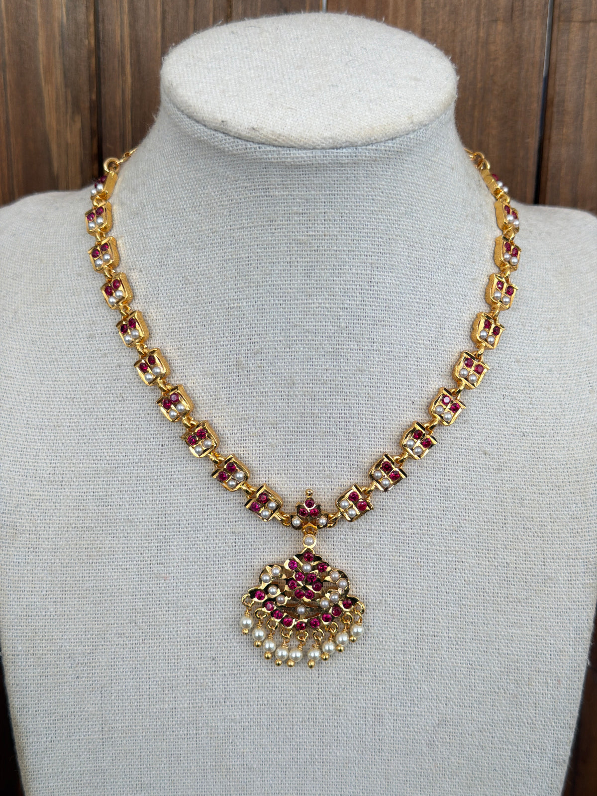 Magenta Impoun Necklace