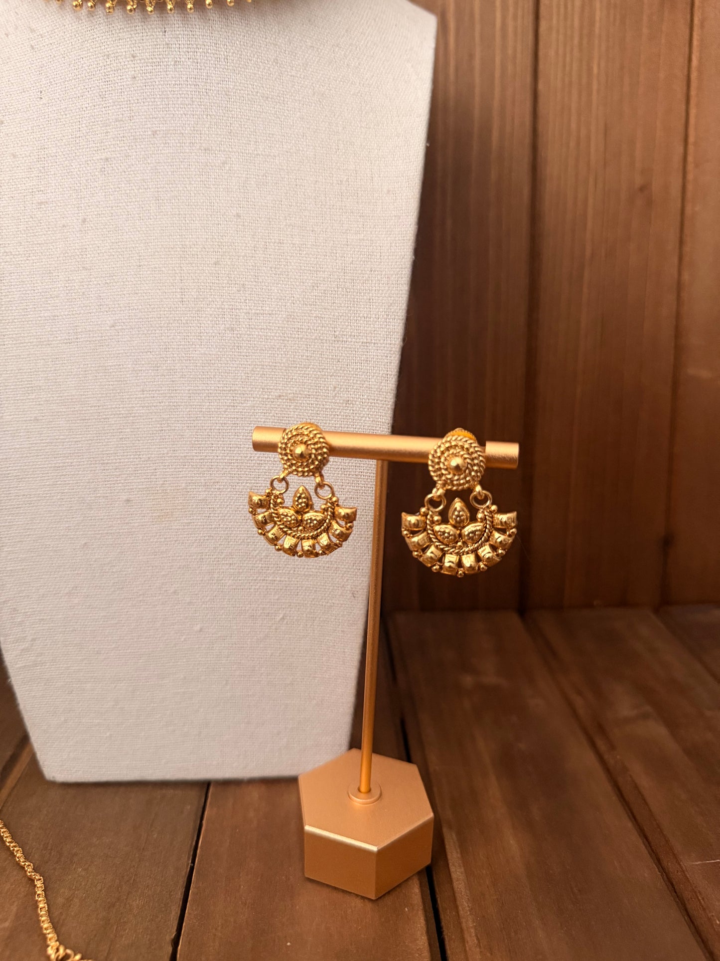 Simple Antique Set
