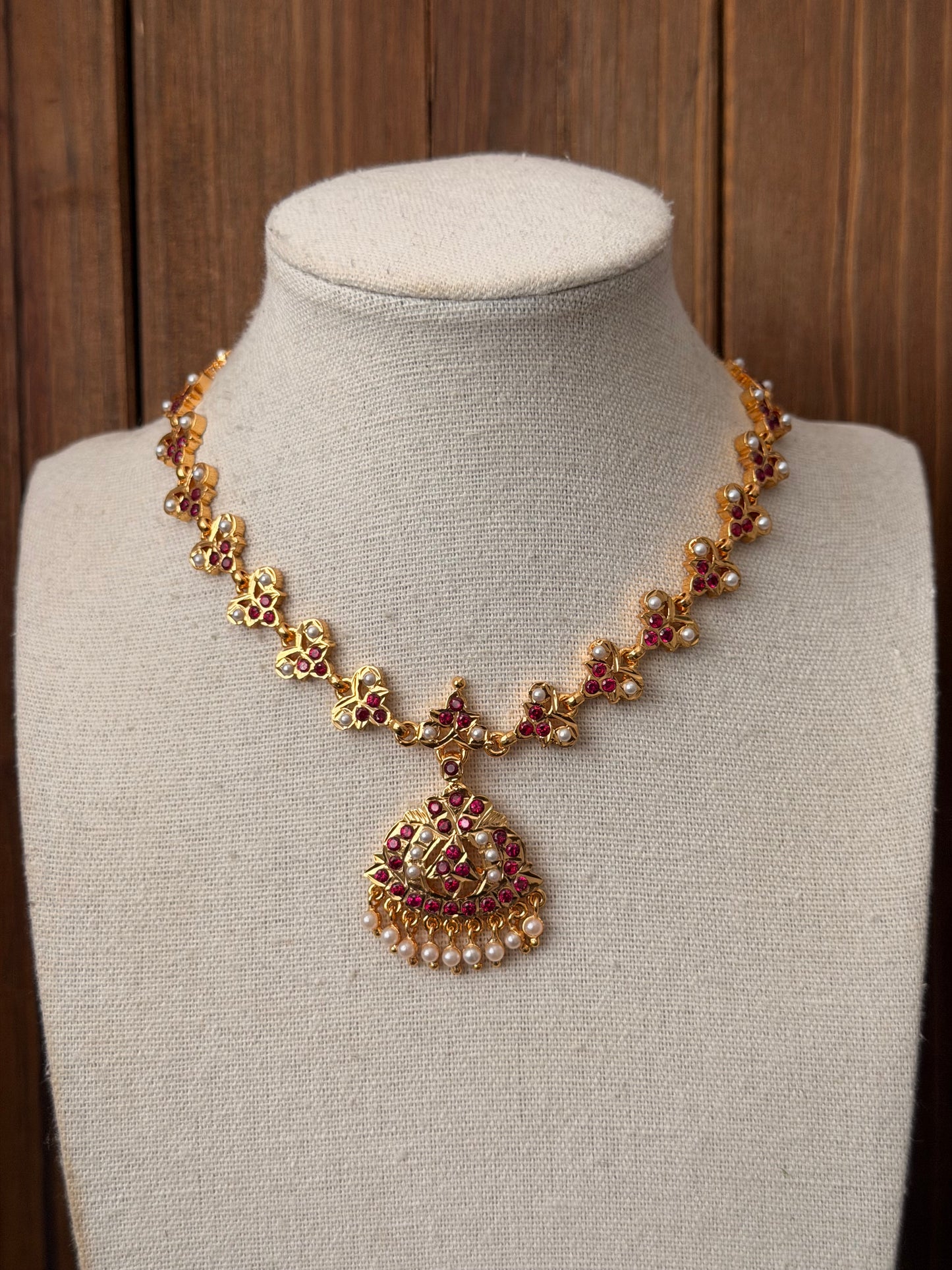 Magenta Impoun Necklace