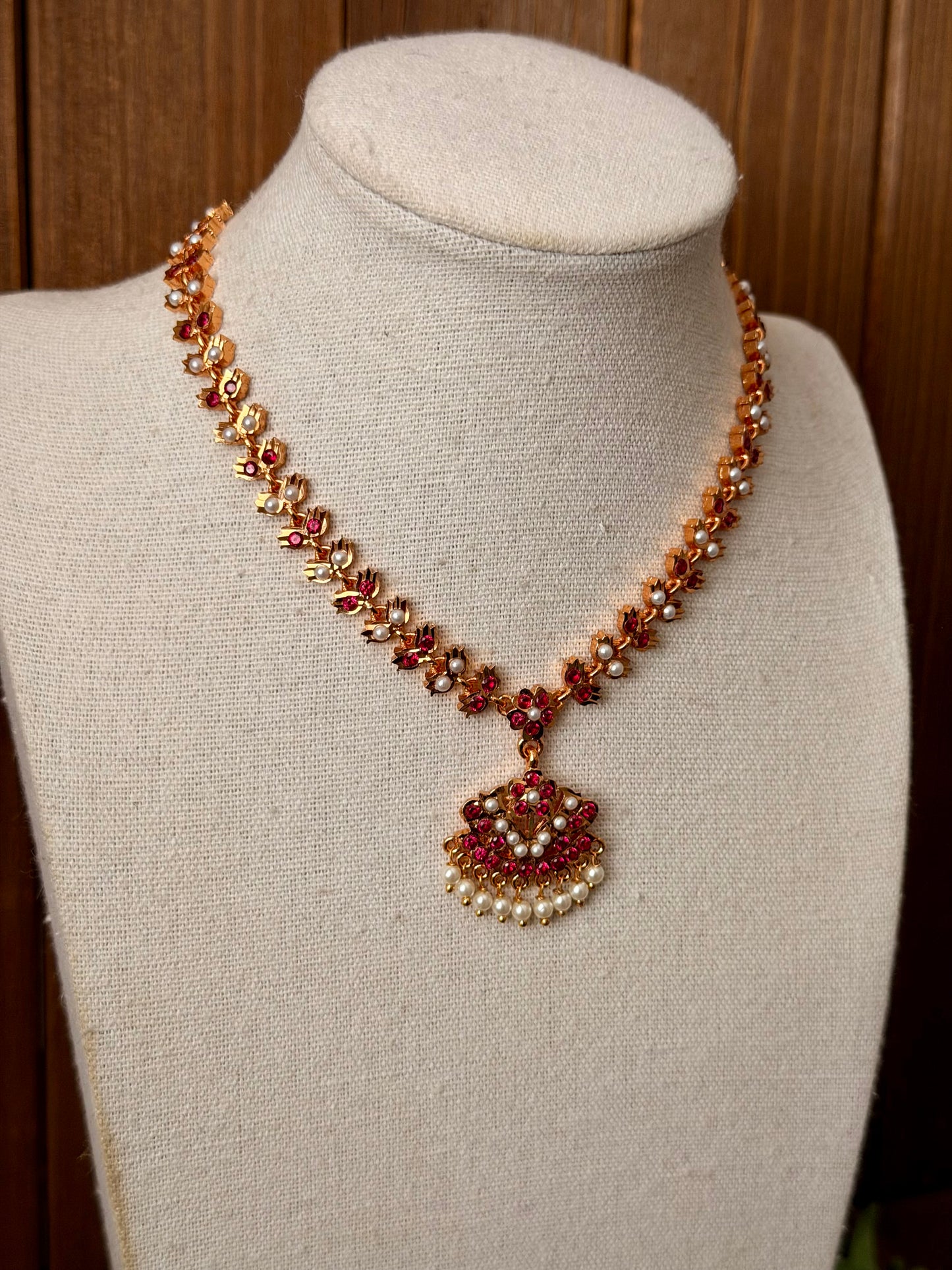 Magenta Impoun Necklace