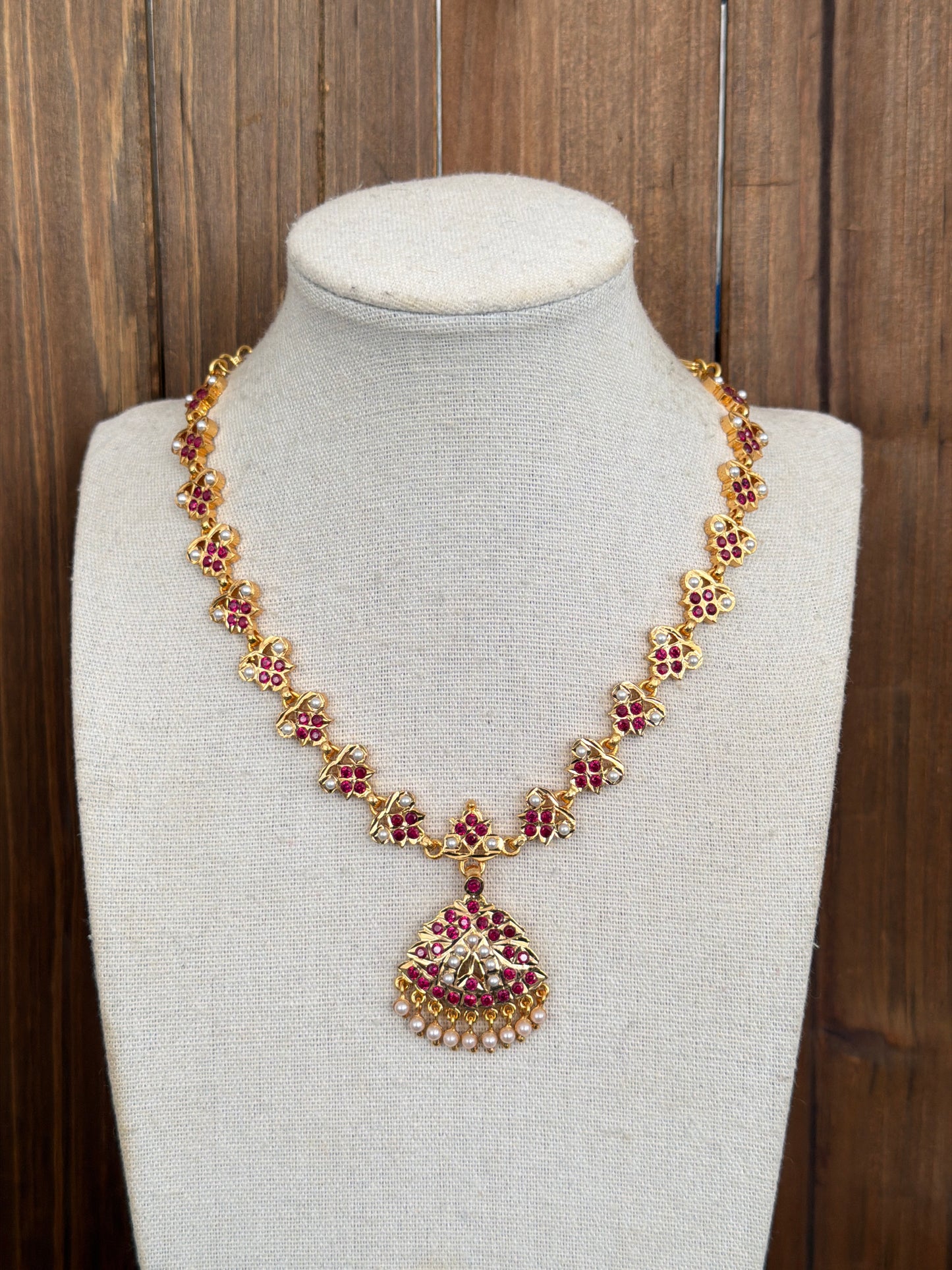 Magenta Impoun Necklace