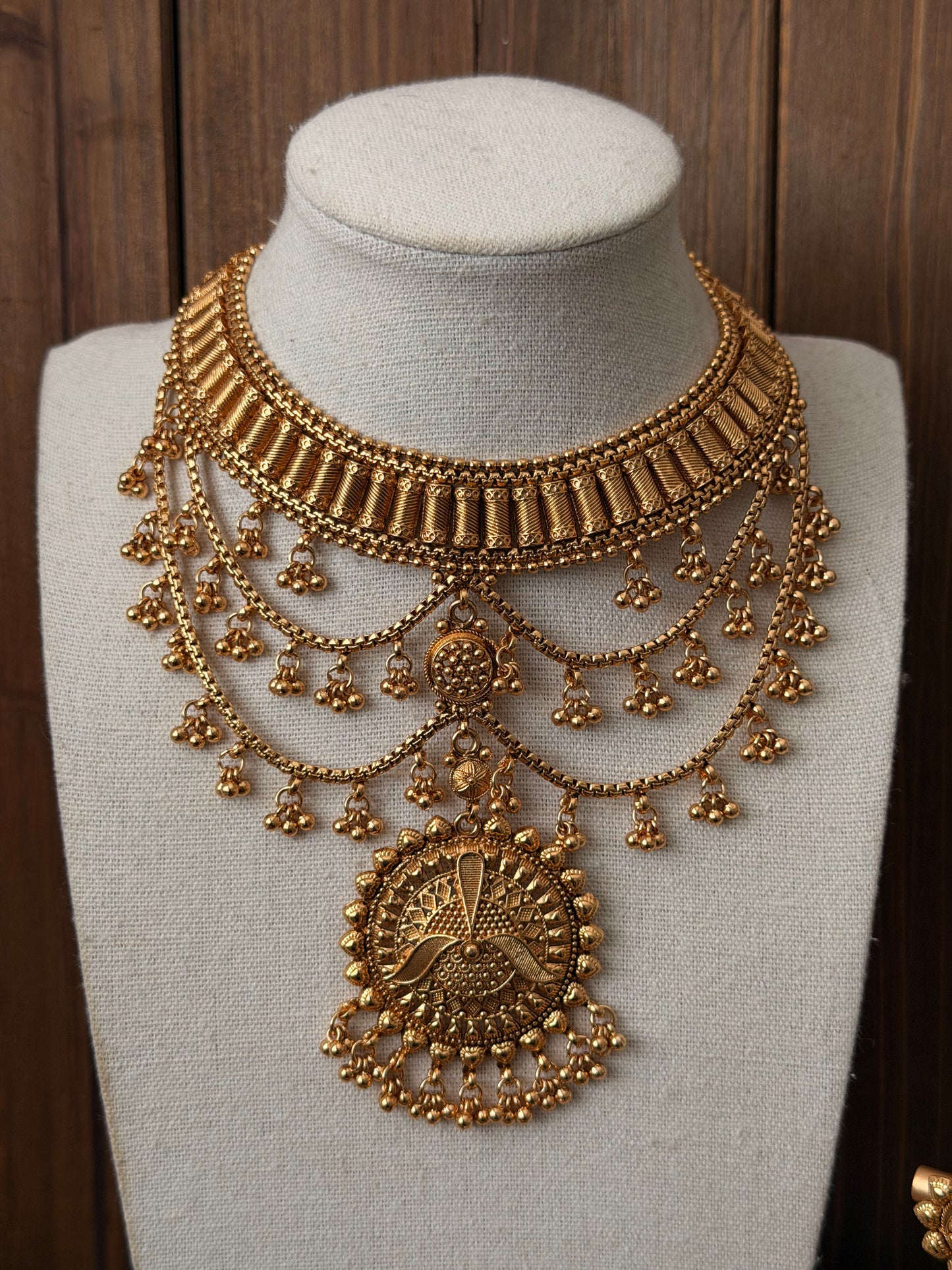 Gold plated semi bridal choker set