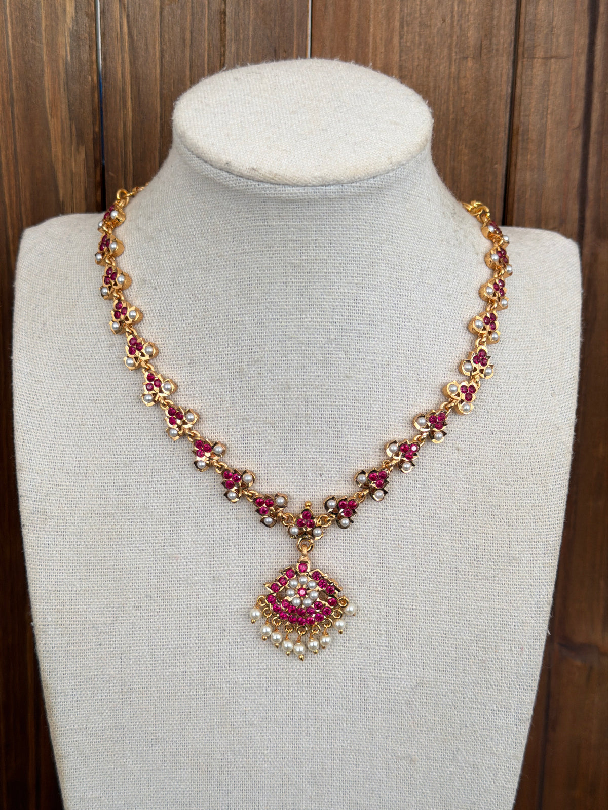 Magenta Impoun Necklace