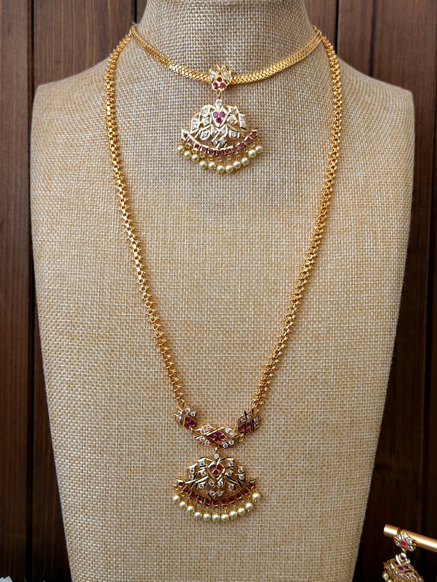 Impoun Pathakam Necklace Set