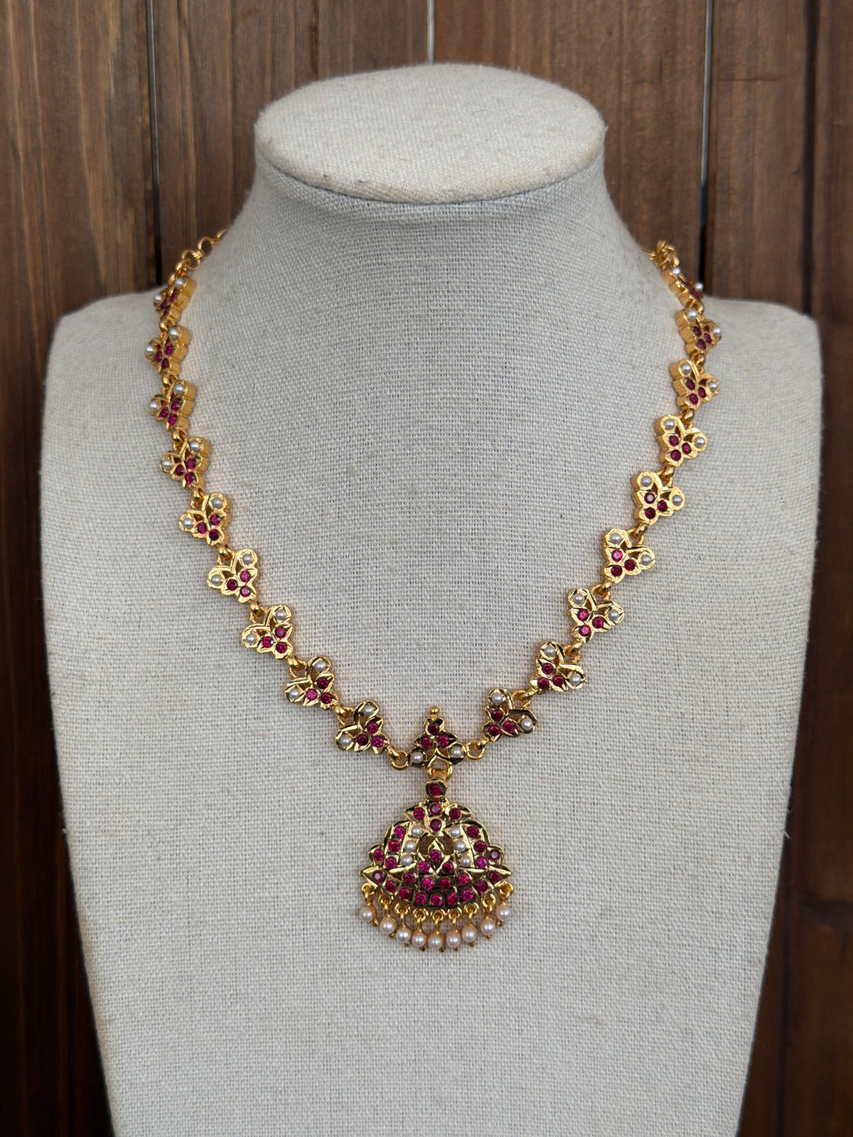 Magenta Impoun Necklace