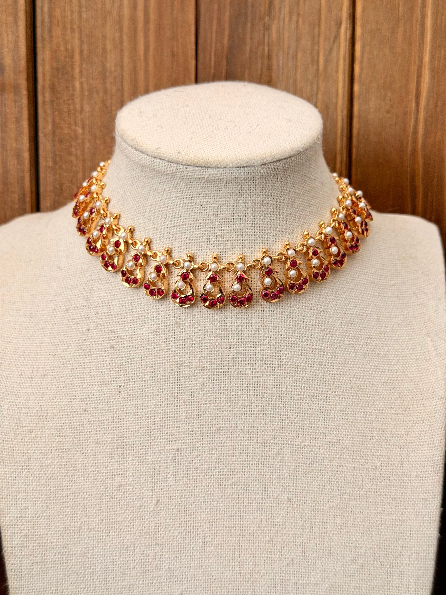 Magenta Impoun Choker