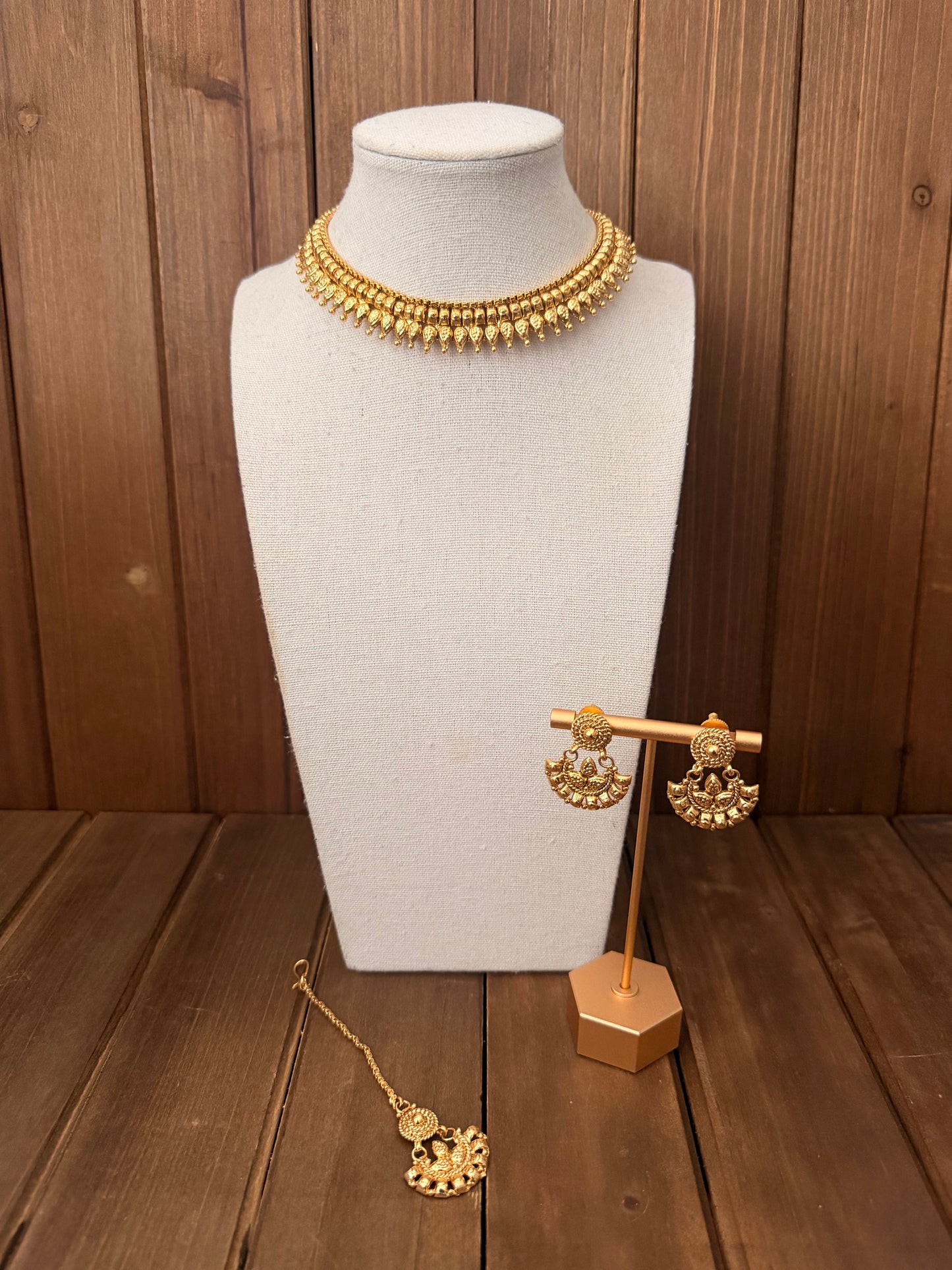 Simple Antique Set