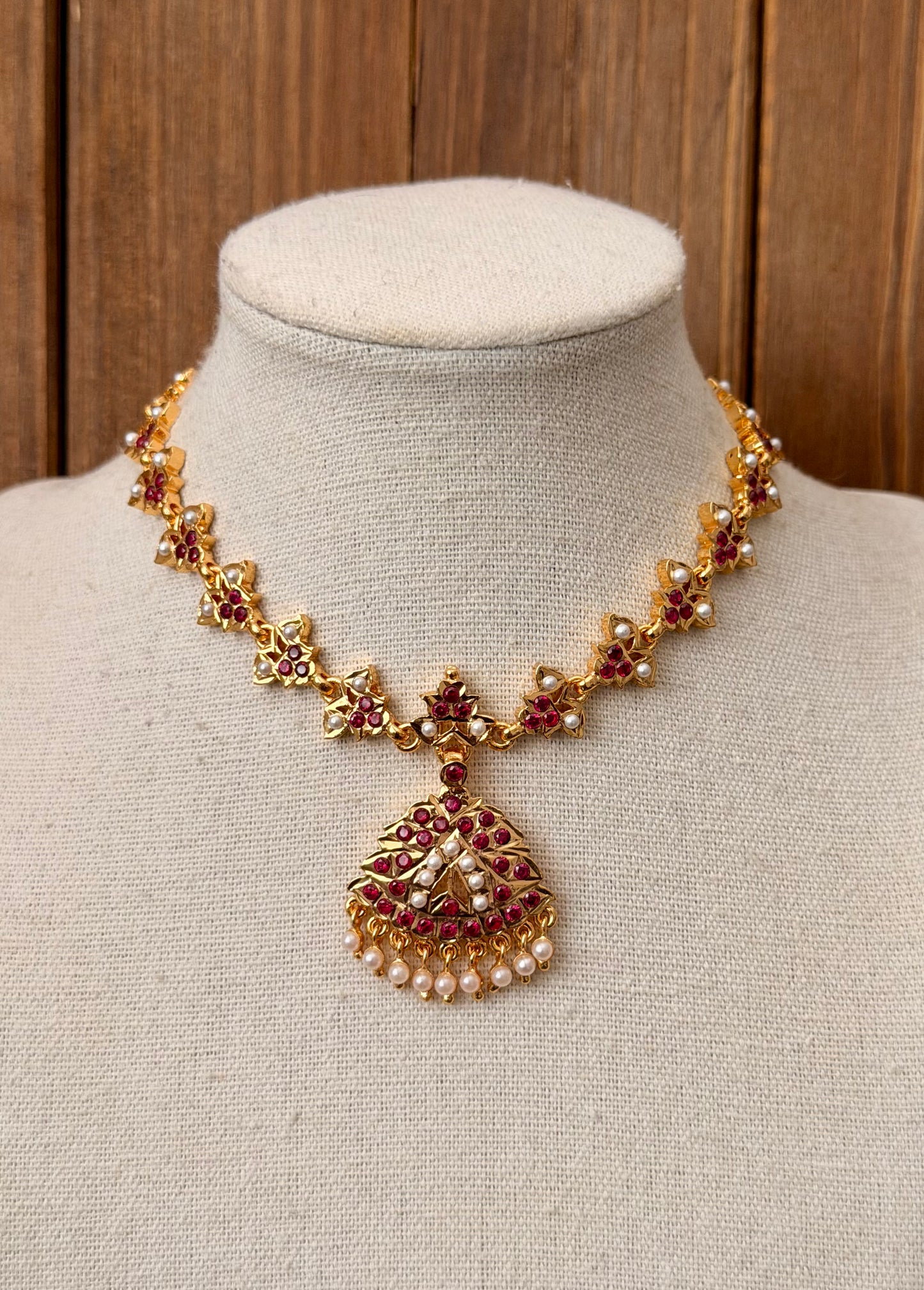 Magenta Impoun Necklace