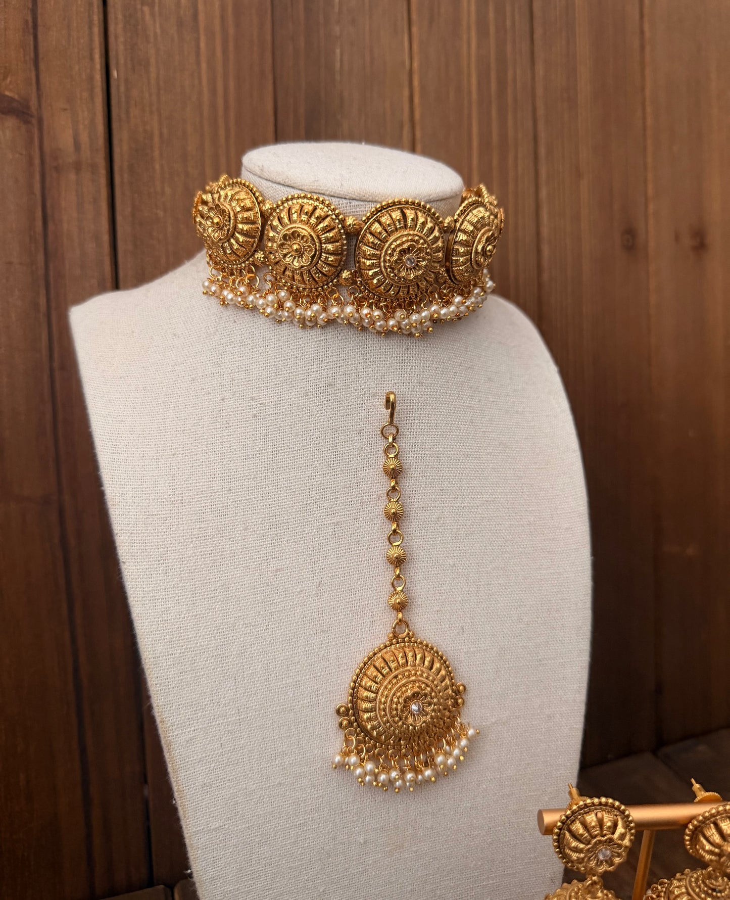 Antique Gold Choker Set