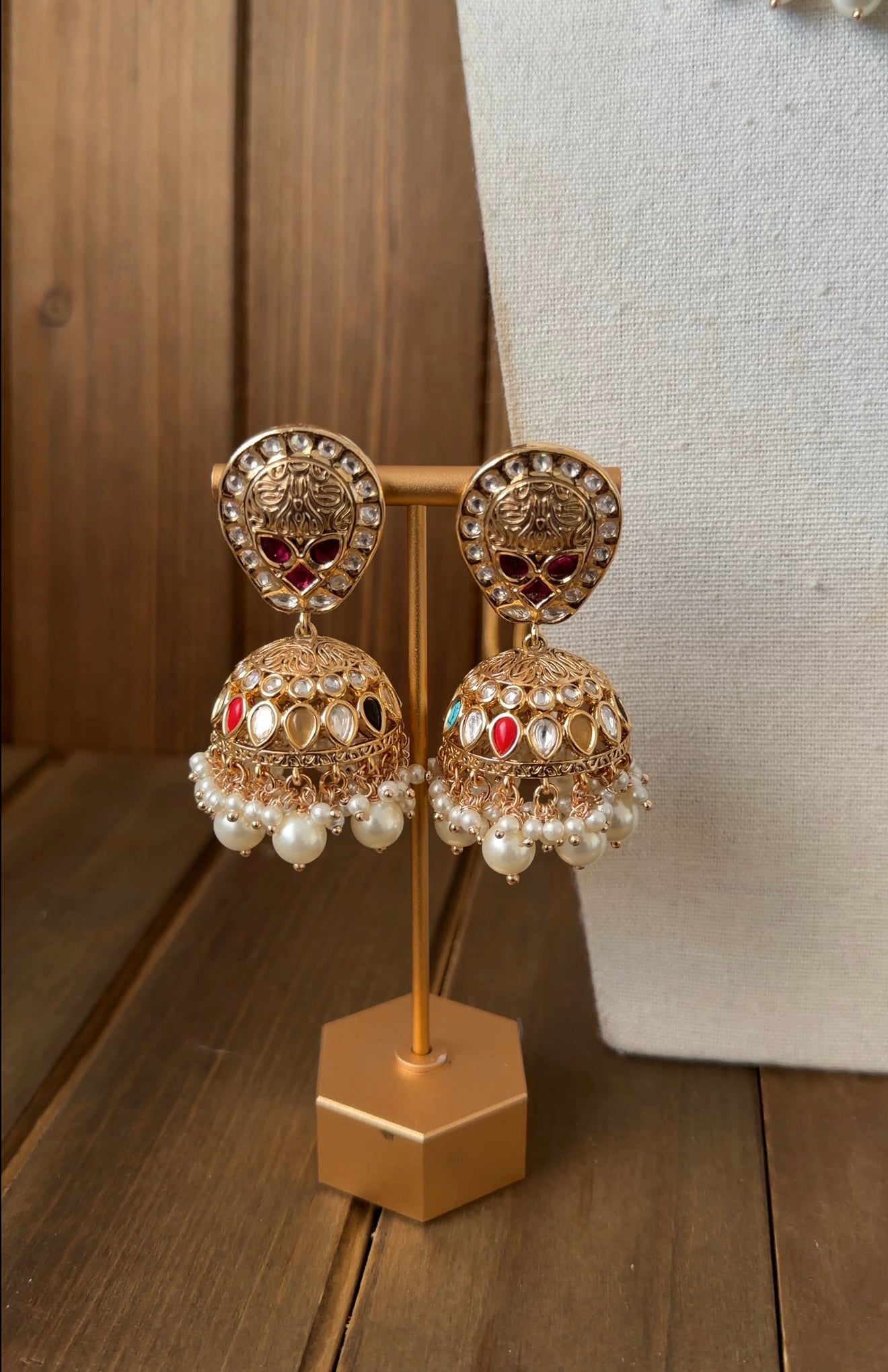 Temple Statement Set