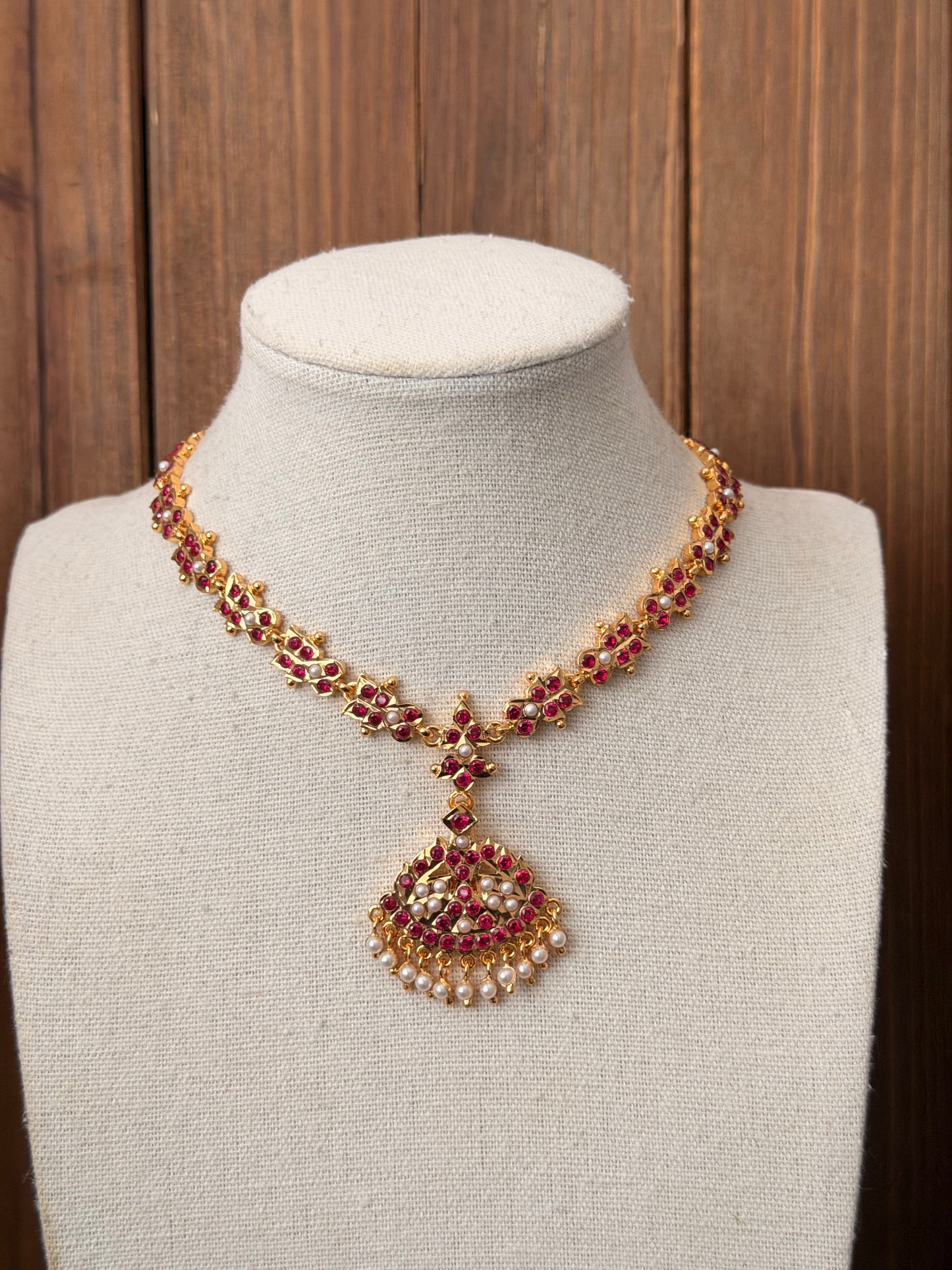 Magenta Impoun Necklace