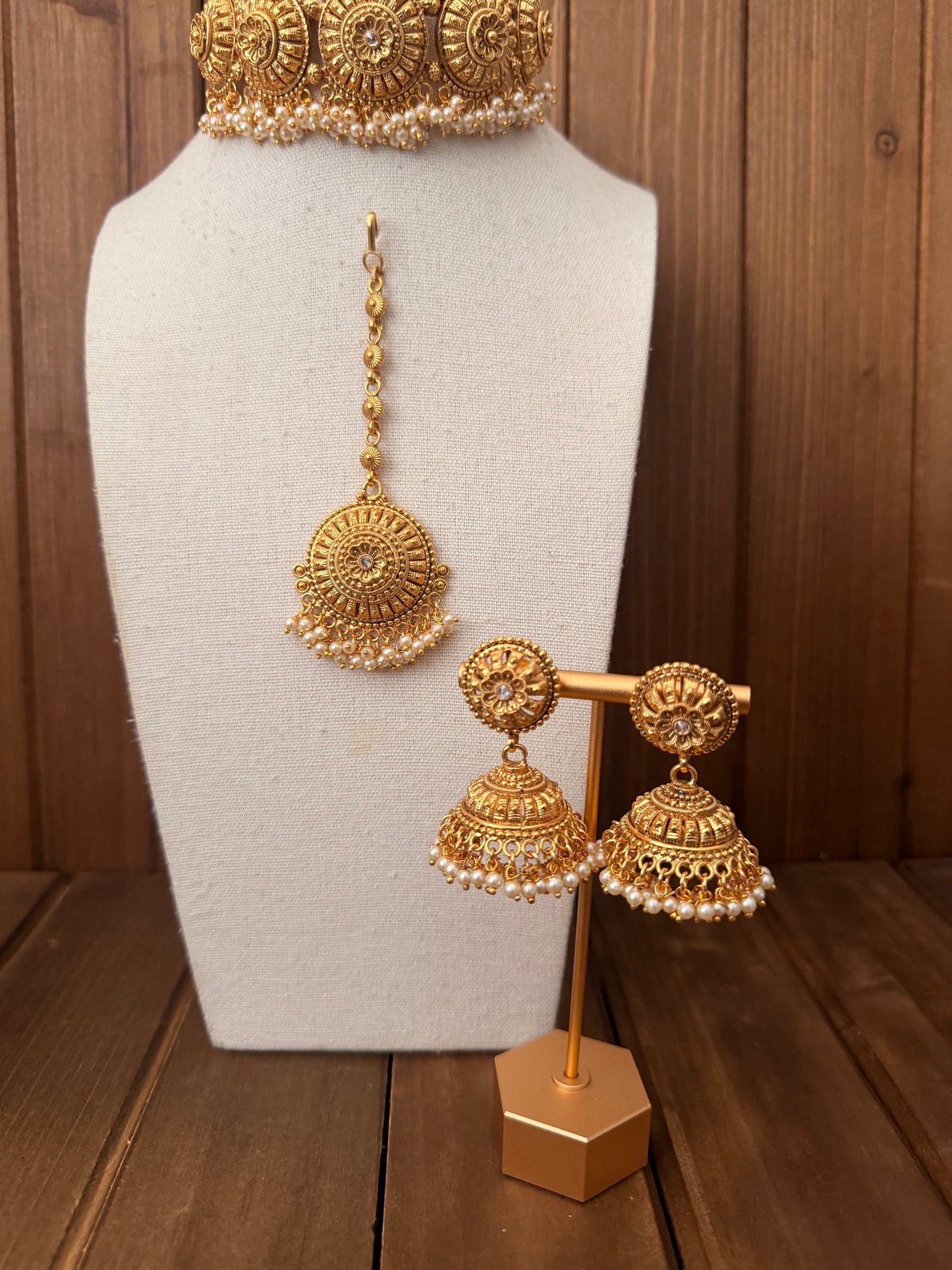 Antique Gold Choker Set