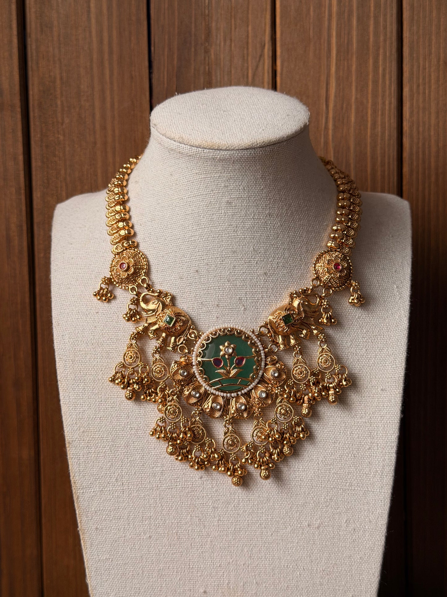 Temple Necklace Set